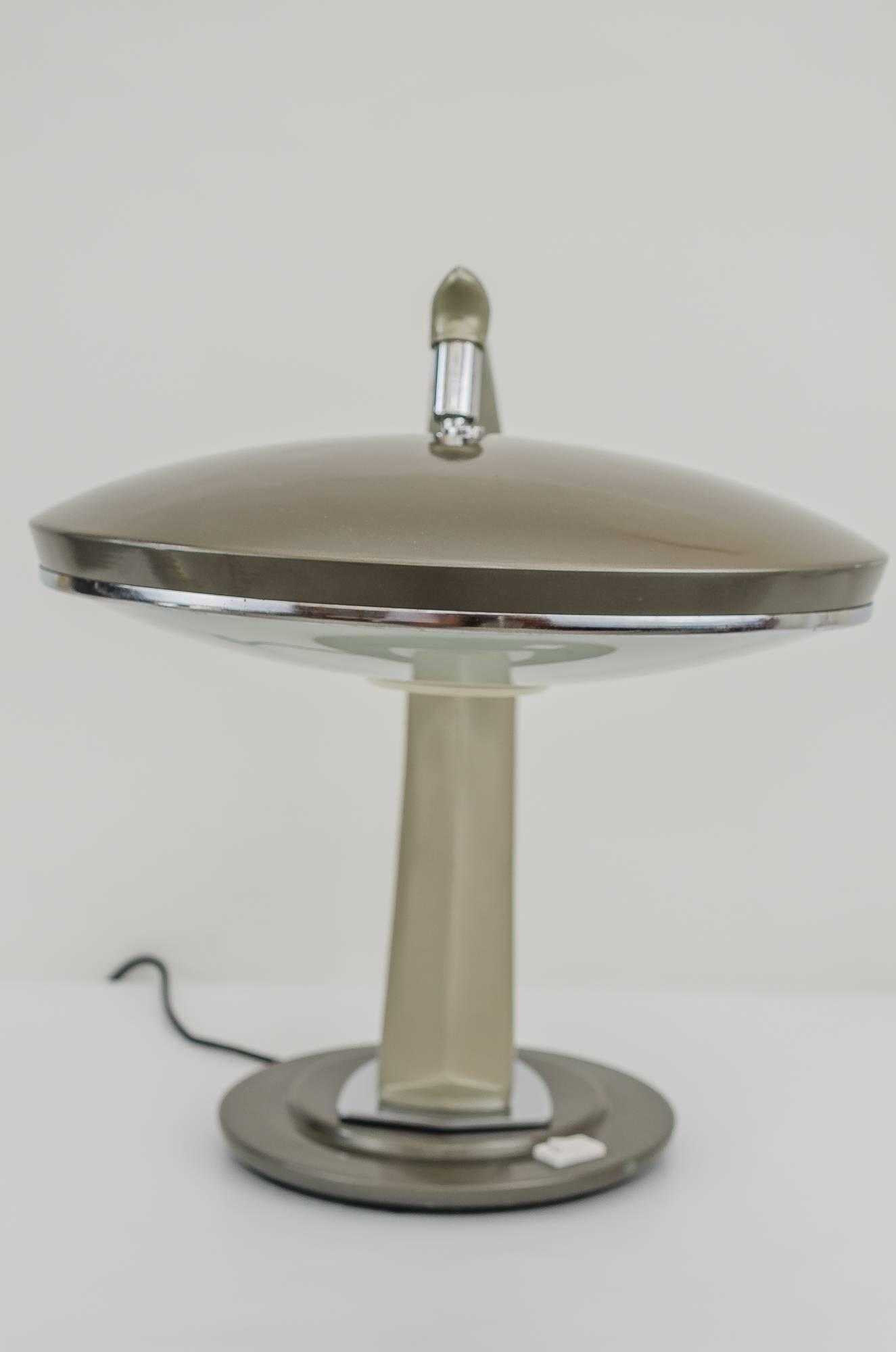 italien Lampe de bureau Raptek Milano, années 1950 en vente