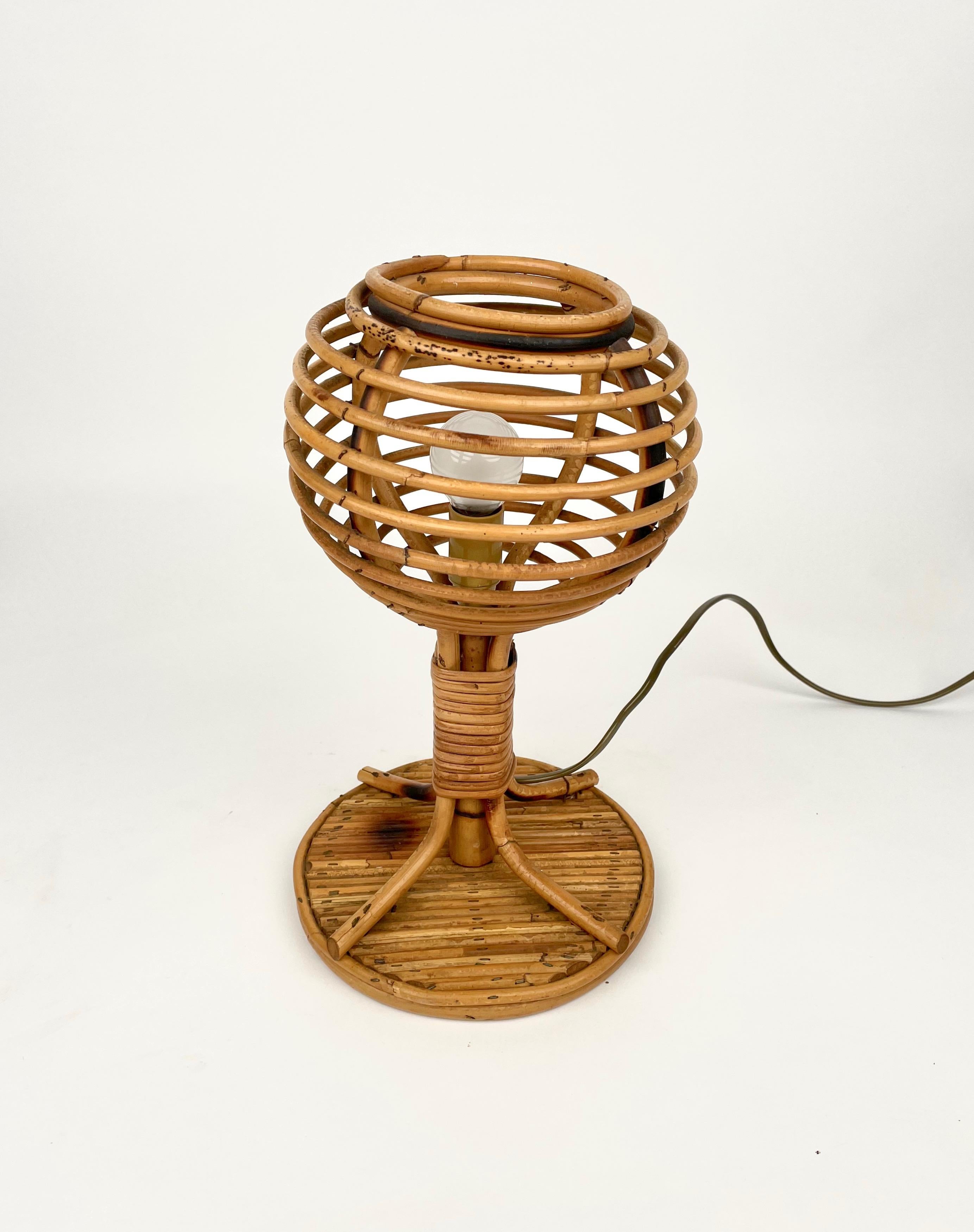Table lamp in bamboo and rattan in the style of the French designer Louis Sognot. 

Made in Italy in the 1960s.