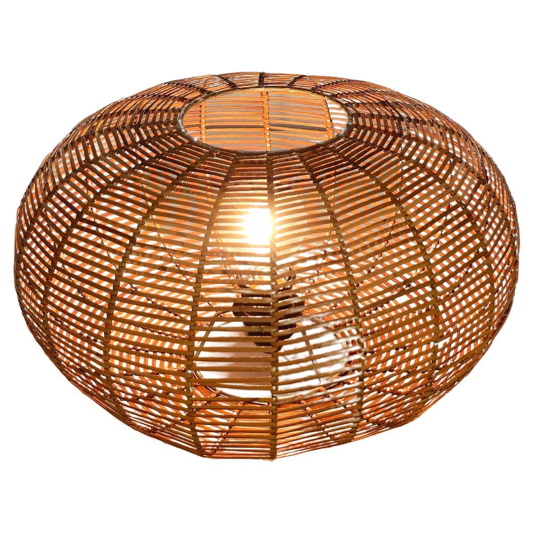 Mid-Century Modern Table Lamp Rattan Enamelled Metal Lighting Midcentury Italian Design 1970s For Sale