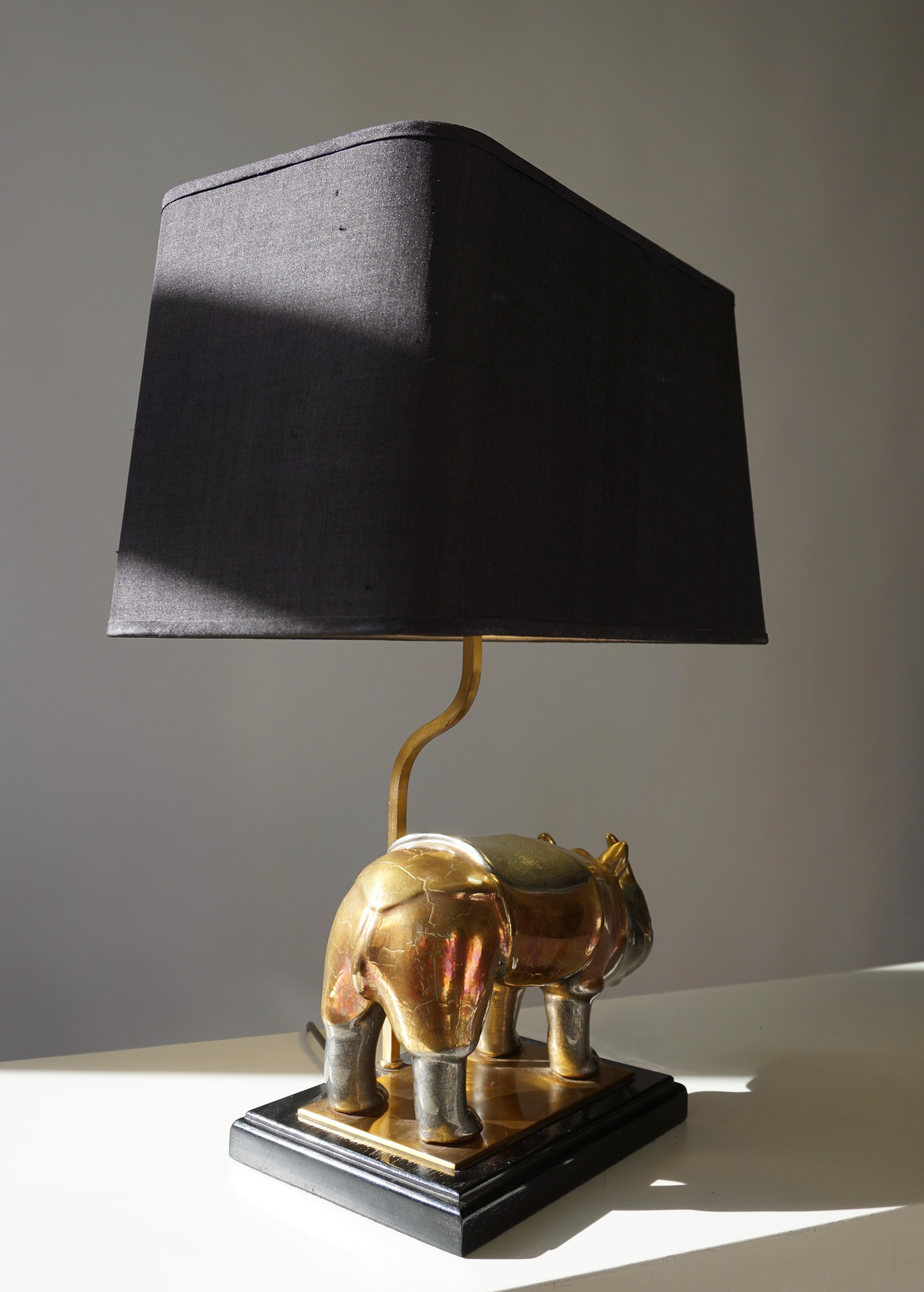 Lampe de bureau Rhino Lamp en laiton avec abat-jour d'origine en vente 5