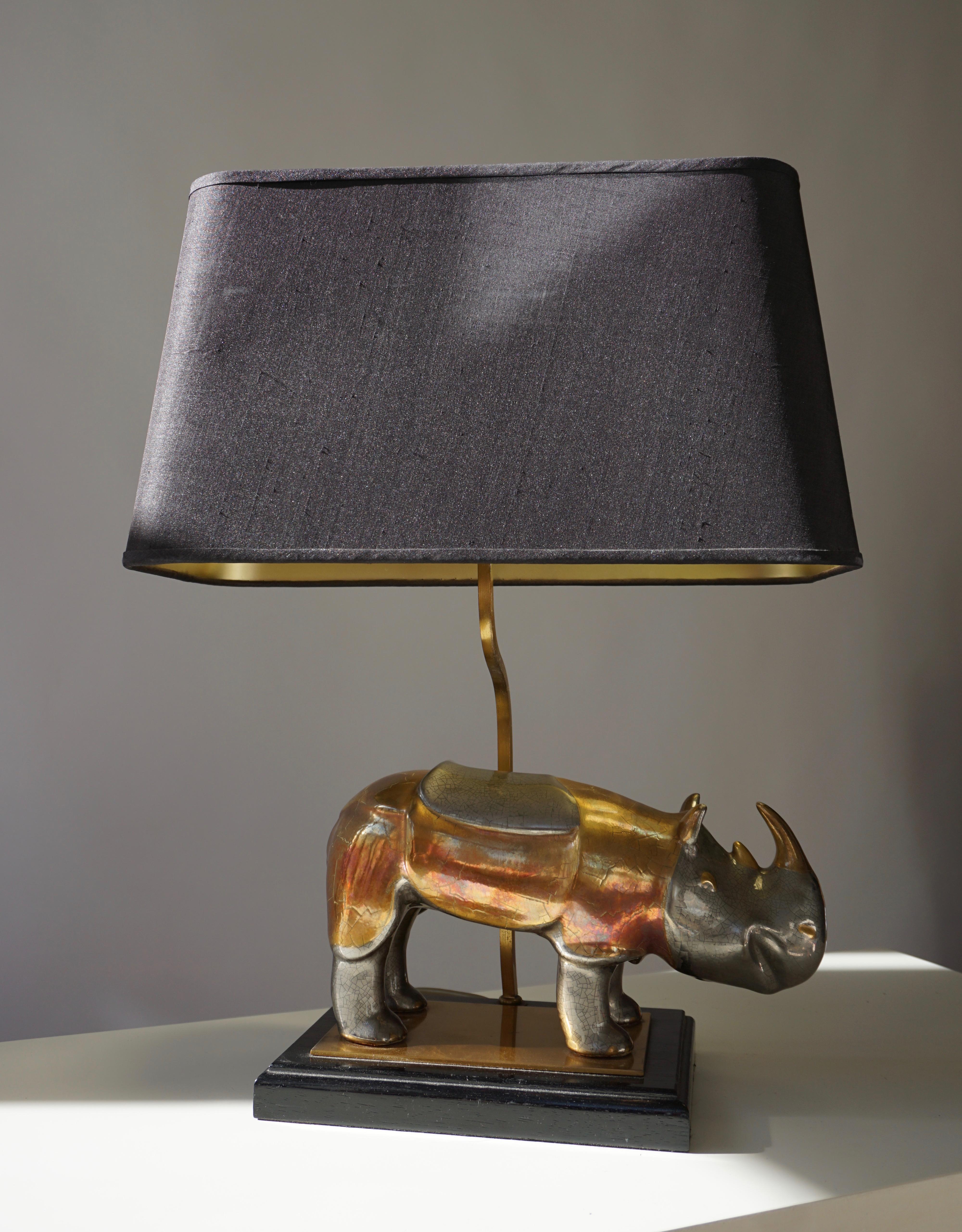 20ième siècle Lampe de bureau Rhino Lamp en laiton avec abat-jour d'origine en vente