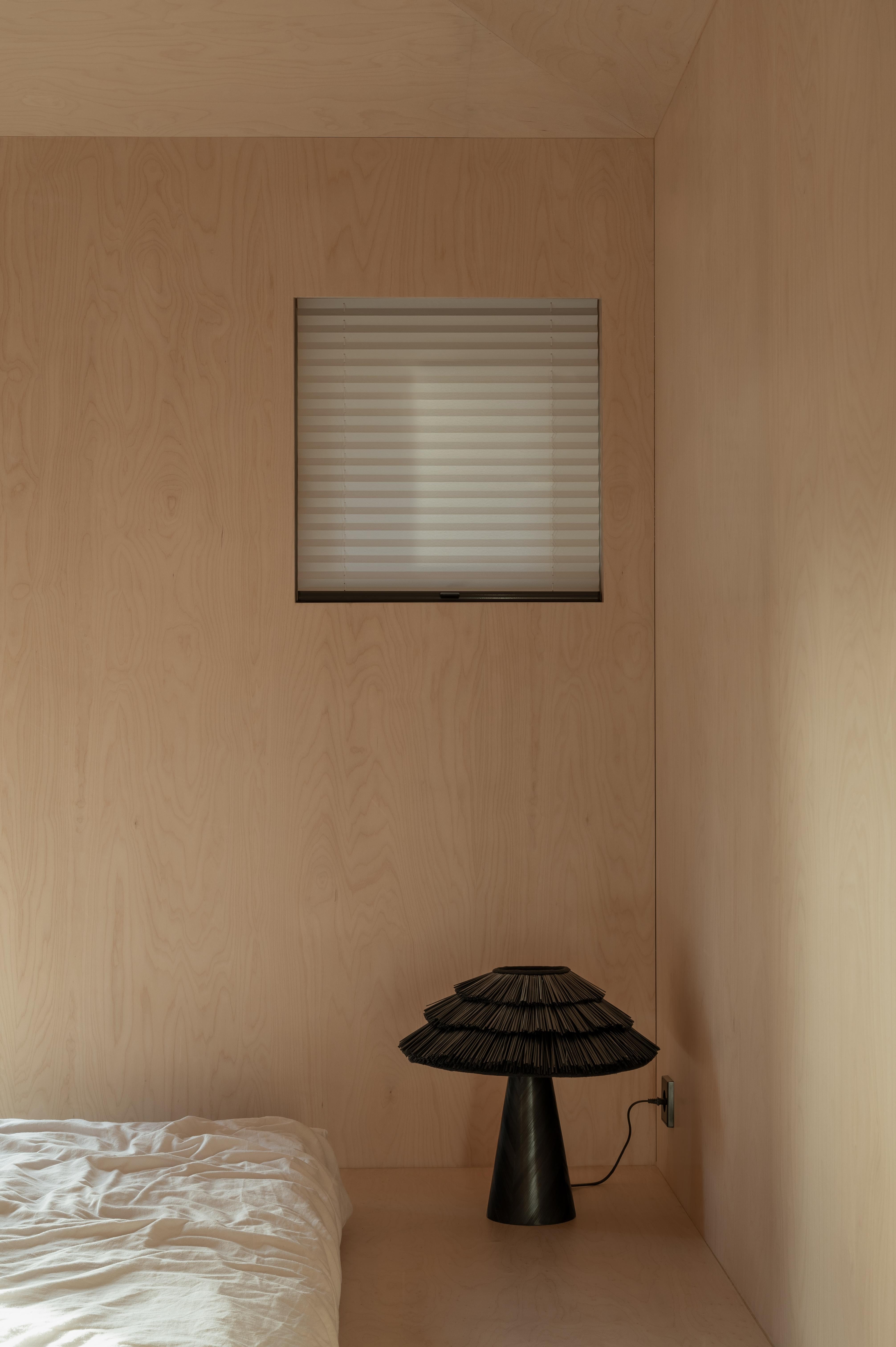 Arts and Crafts Black Modern Straw Marquetry Table Lamp with Handcrafted Layered Organic Shade For Sale