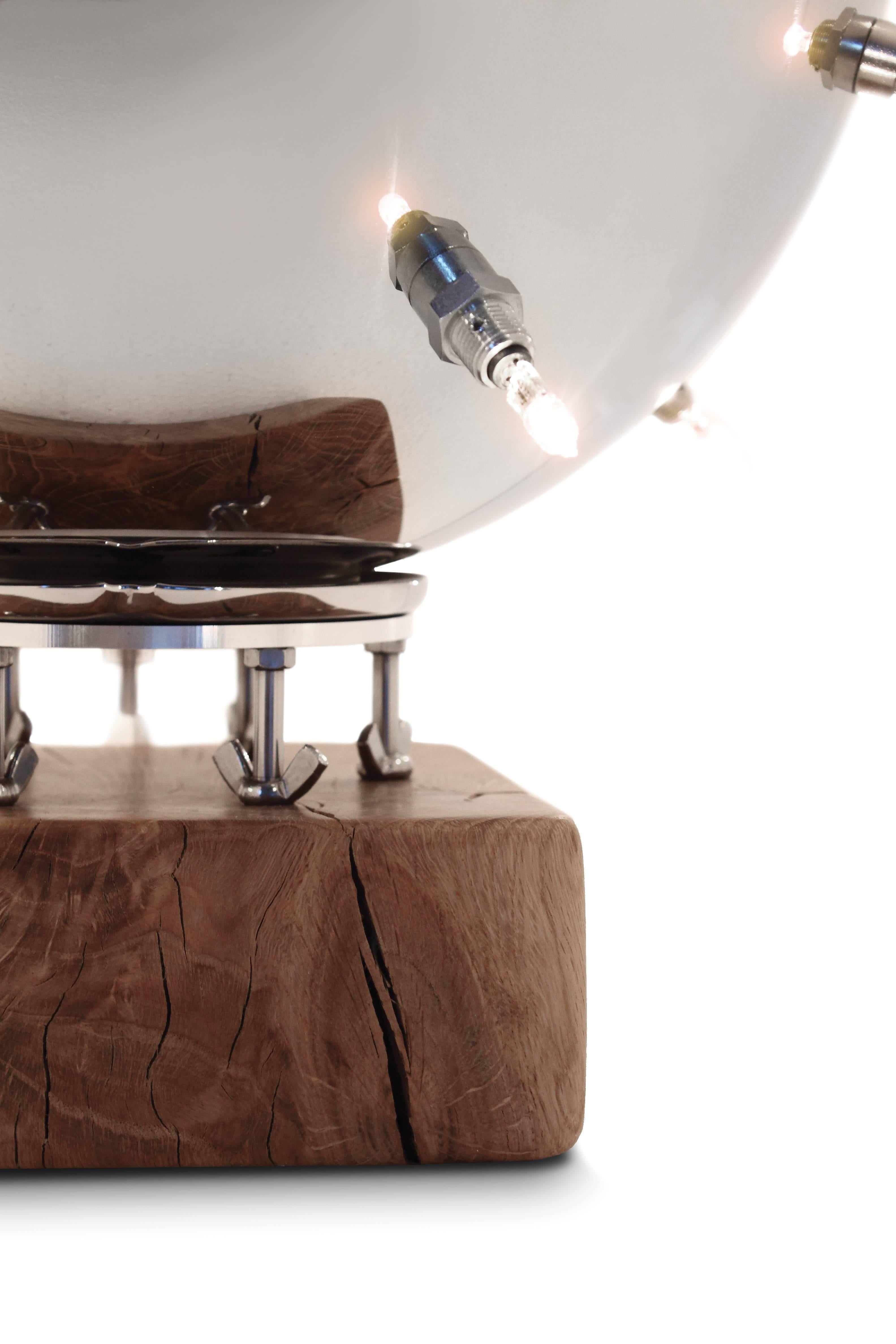 italien Lampe de table Sphère Spoutnik Miroir en acier poli Design Colletible Fabriqué à la main Italie en vente