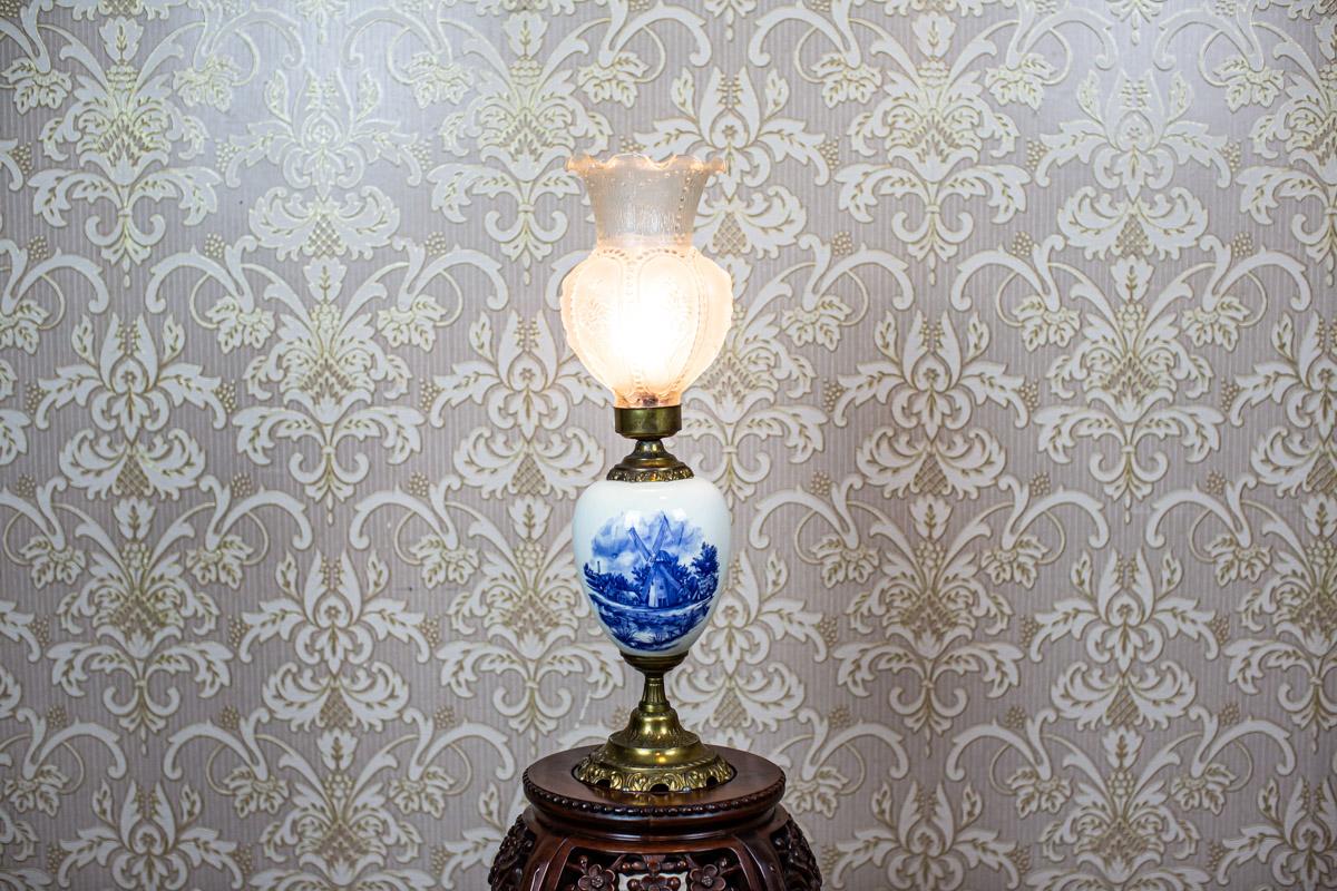 Dutch Brass and Faïence Table Lamp Stylized as Kerosene Lamp, circa the 1980s/1990s