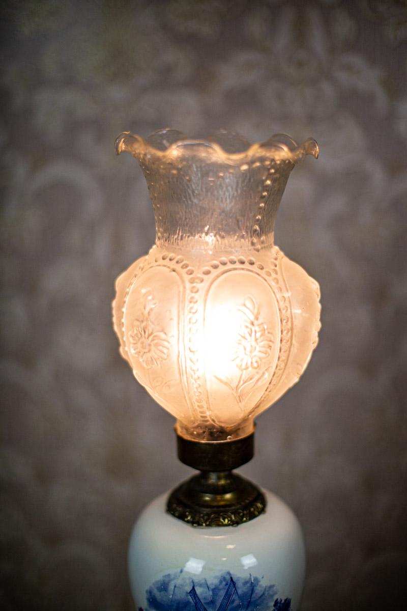 Brass and Faïence Table Lamp Stylized as Kerosene Lamp, circa the 1980s/1990s In Good Condition In Opole, PL