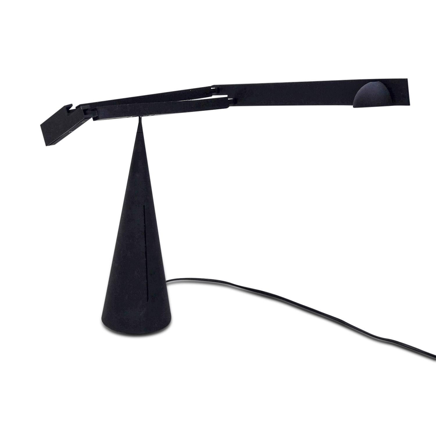 Minimalist Table Lamp “Tabla” by Mario Barbaglia and Marco Colombo For Sale