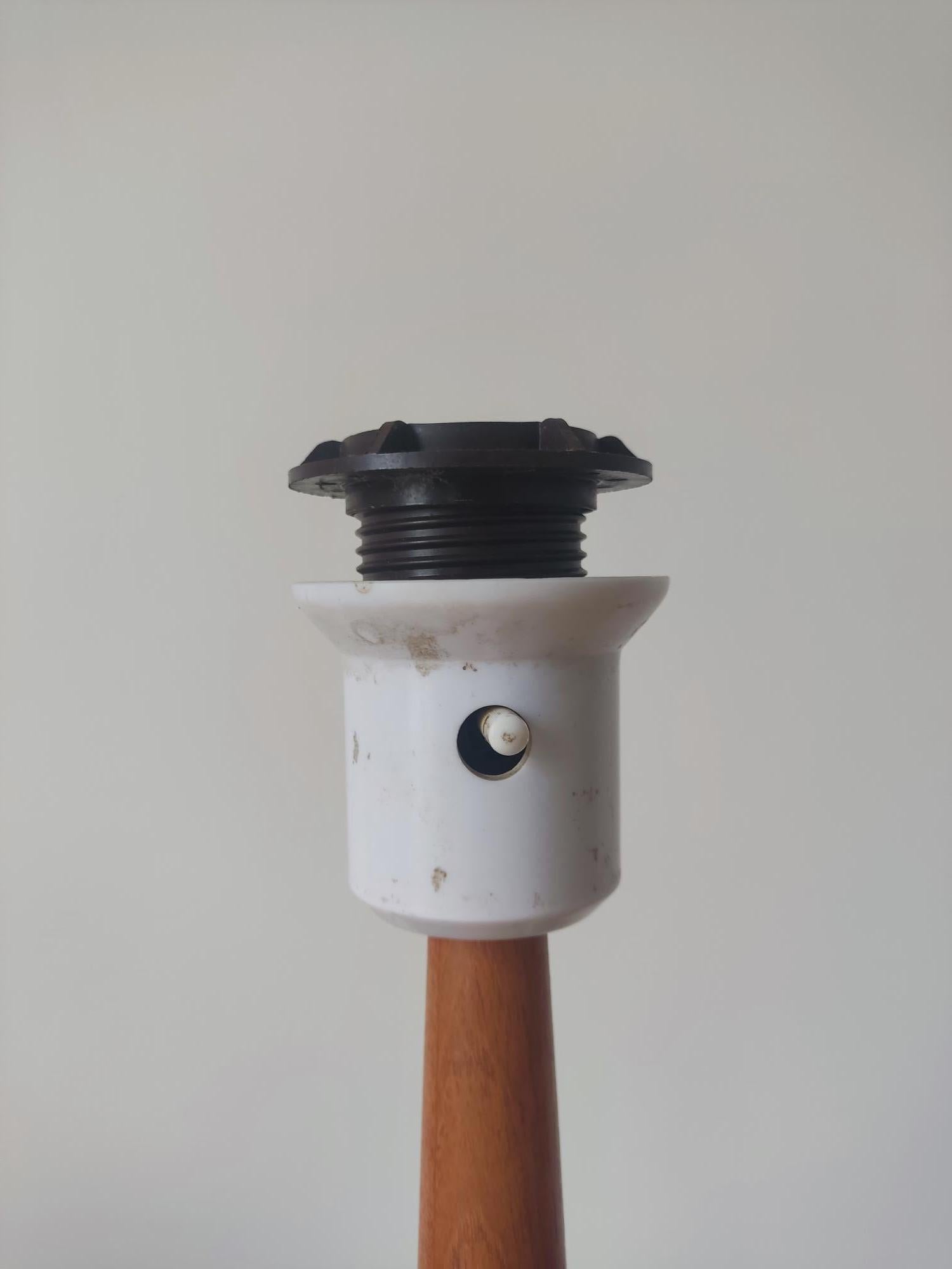 Mid-Century Modern Lampe de table, teck, AB Stilarmatur Tranås - Suède 1960s en vente