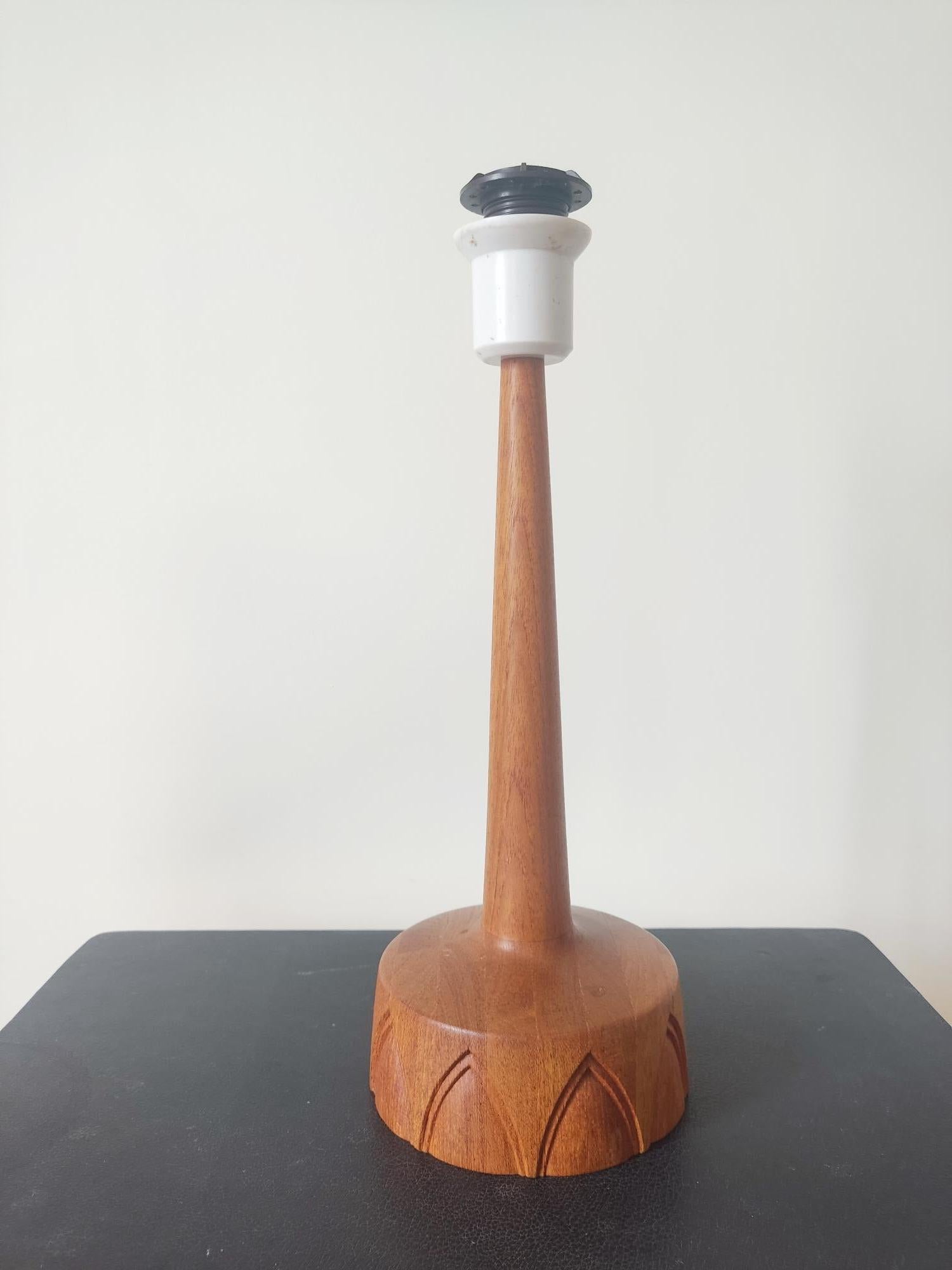 20ième siècle Lampe de table, teck, AB Stilarmatur Tranås - Suède 1960s en vente