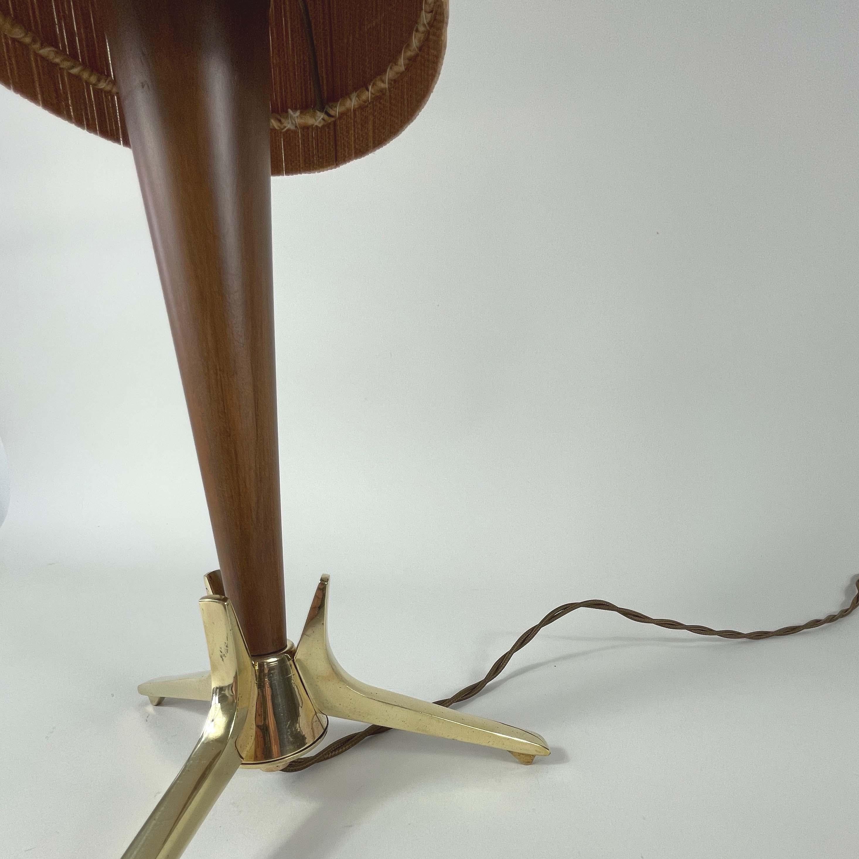 Lampe de table Teck, laiton, rotin - Suède 1950s en vente 3