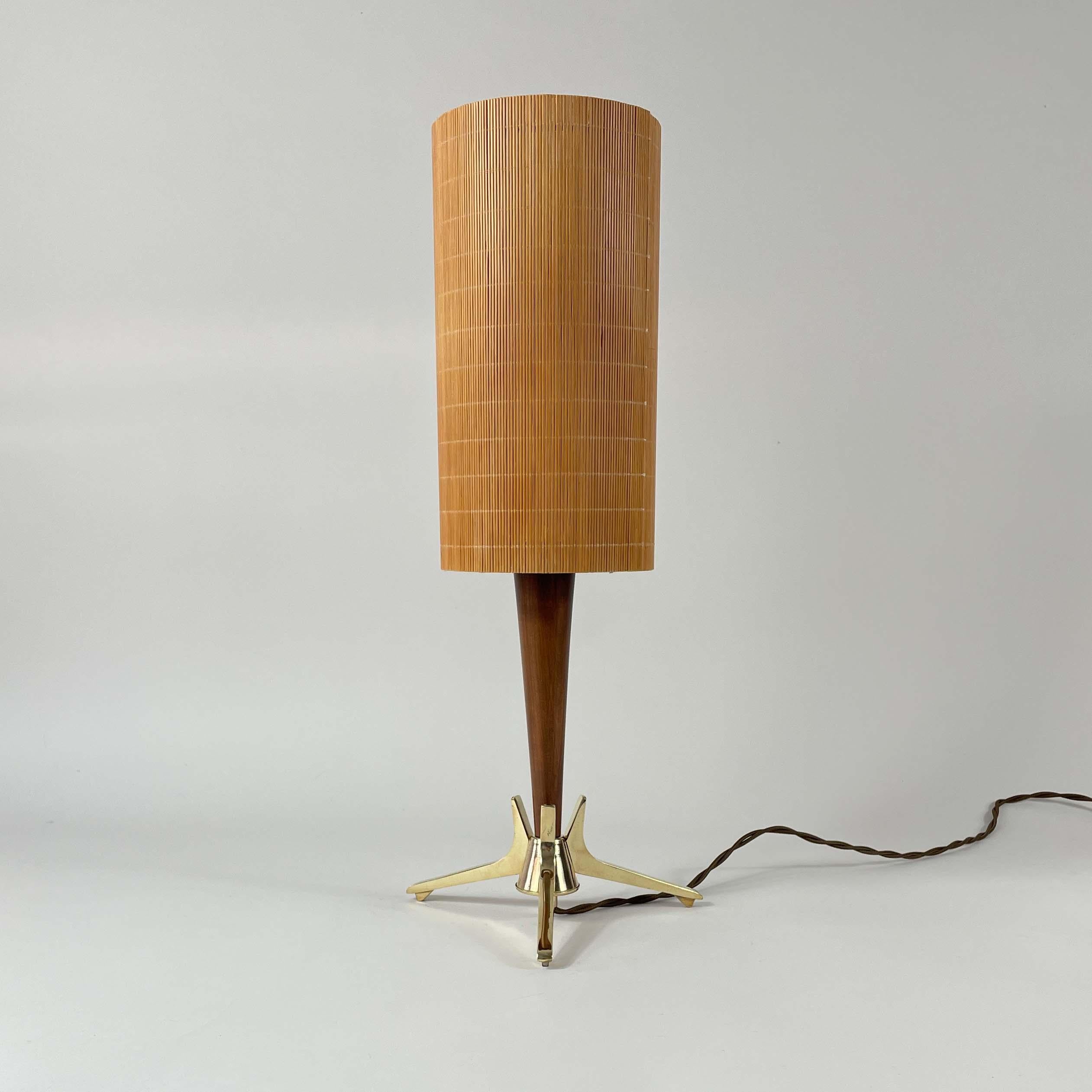 Lampe de table Teck, laiton, rotin - Suède 1950s en vente 4