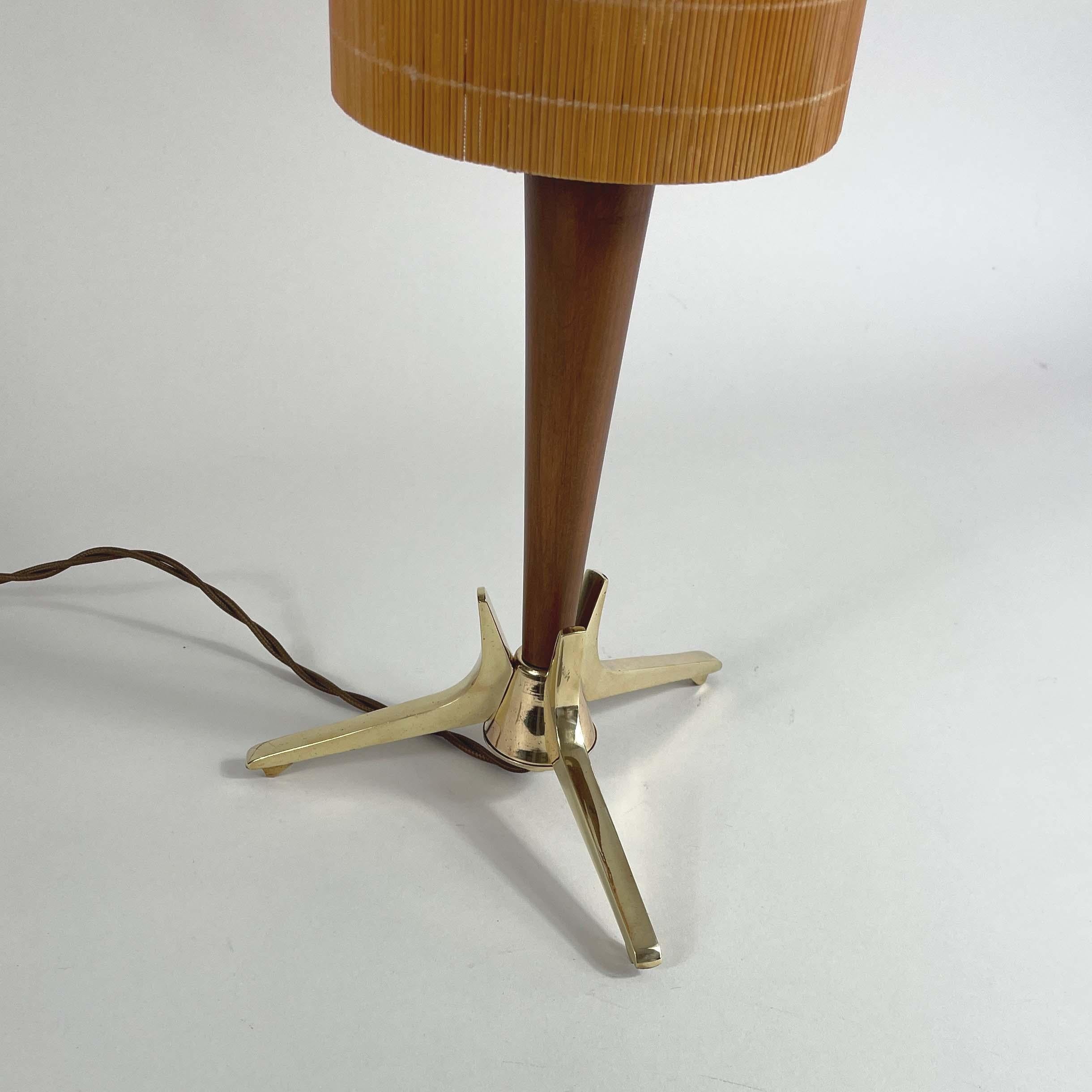 Lampe de table Teck, laiton, rotin - Suède 1950s en vente 5