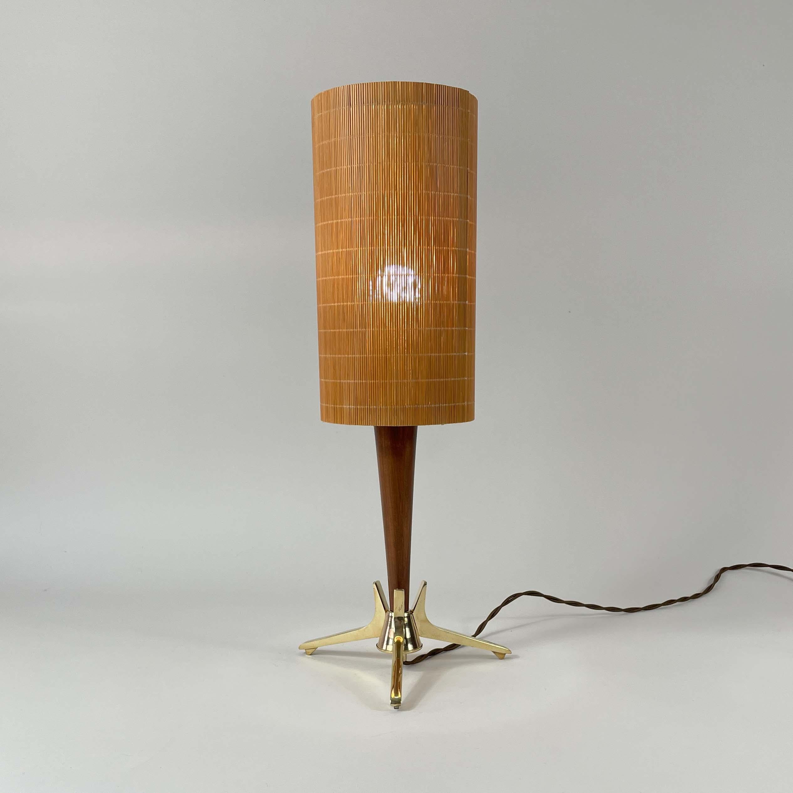 Lampe de table Teck, laiton, rotin - Suède 1950s en vente 6