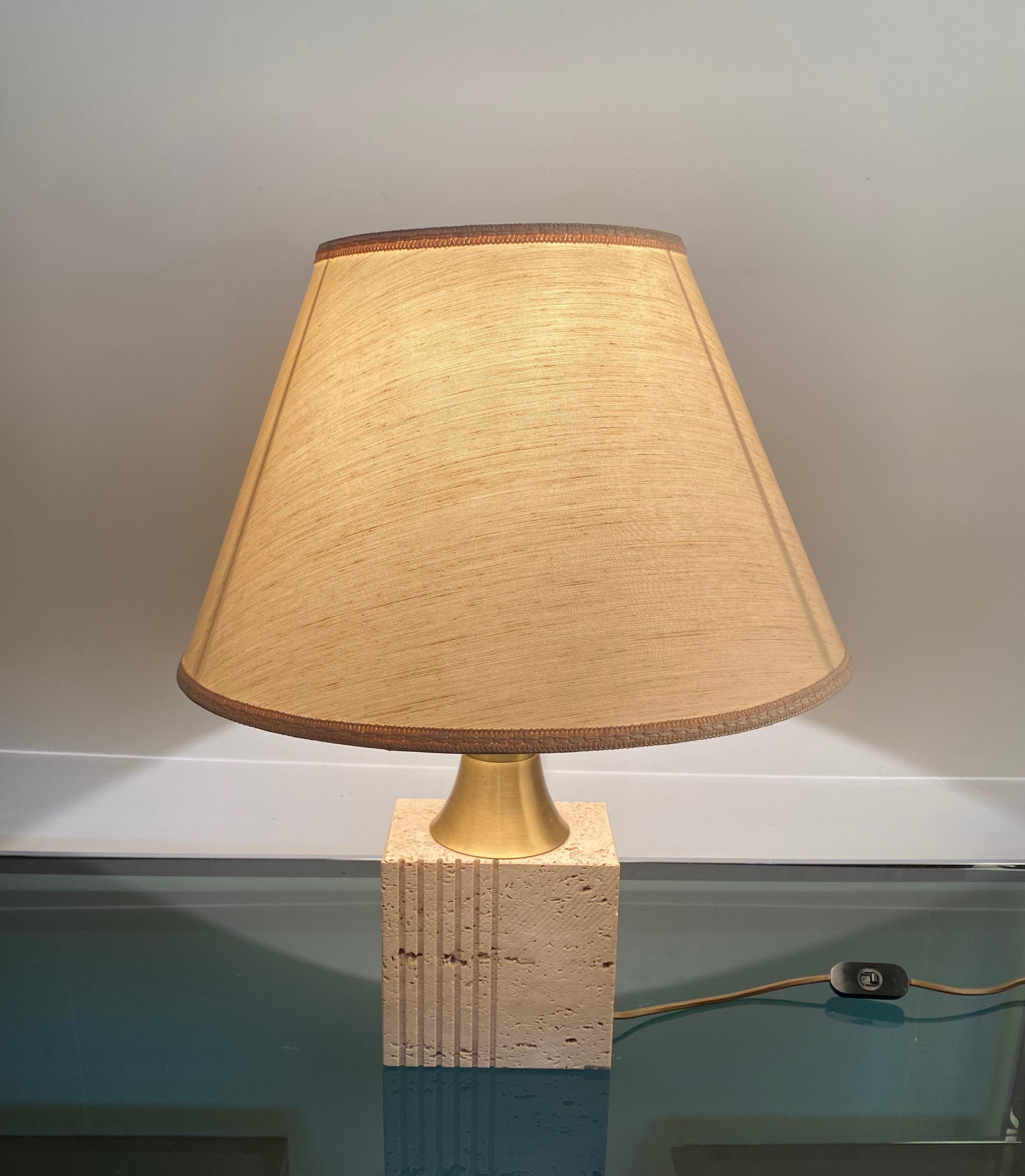 Mid-Century Modern Table Lamp Travertine Base and Brass by Fratelli Mannelli, Italy, 1970s For Sale