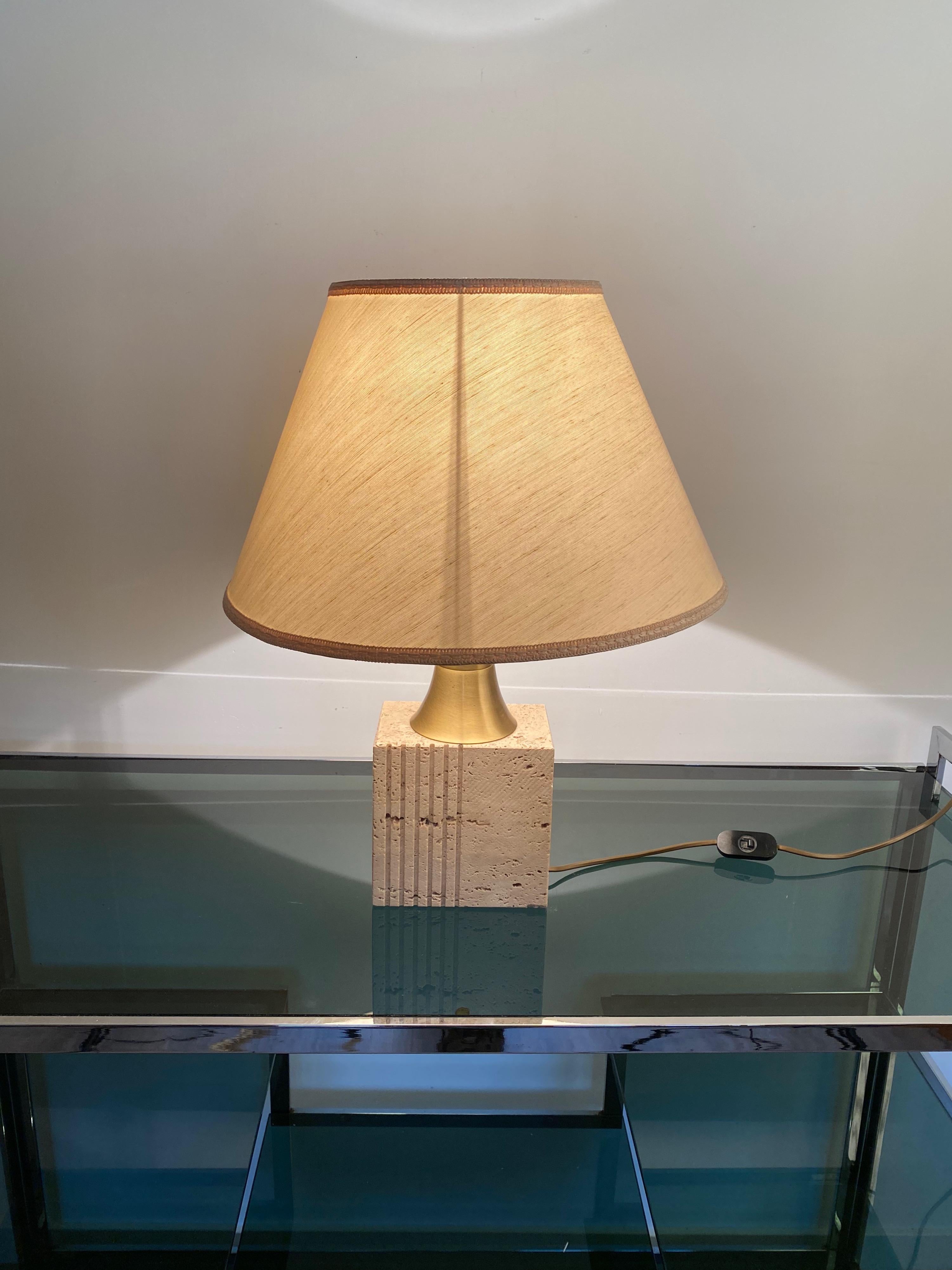 Table Lamp Travertine Base and Brass by Fratelli Mannelli, Italy, 1970s In Good Condition For Sale In Rome, IT