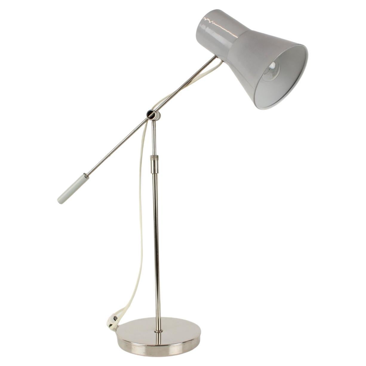 Made in Czechoslovakia
Made of Lacquered metal, chrome
1x75W, E27 or E26 bulb
Re-polished
Original condition
Height when fully extended 93cm
US adapter included.