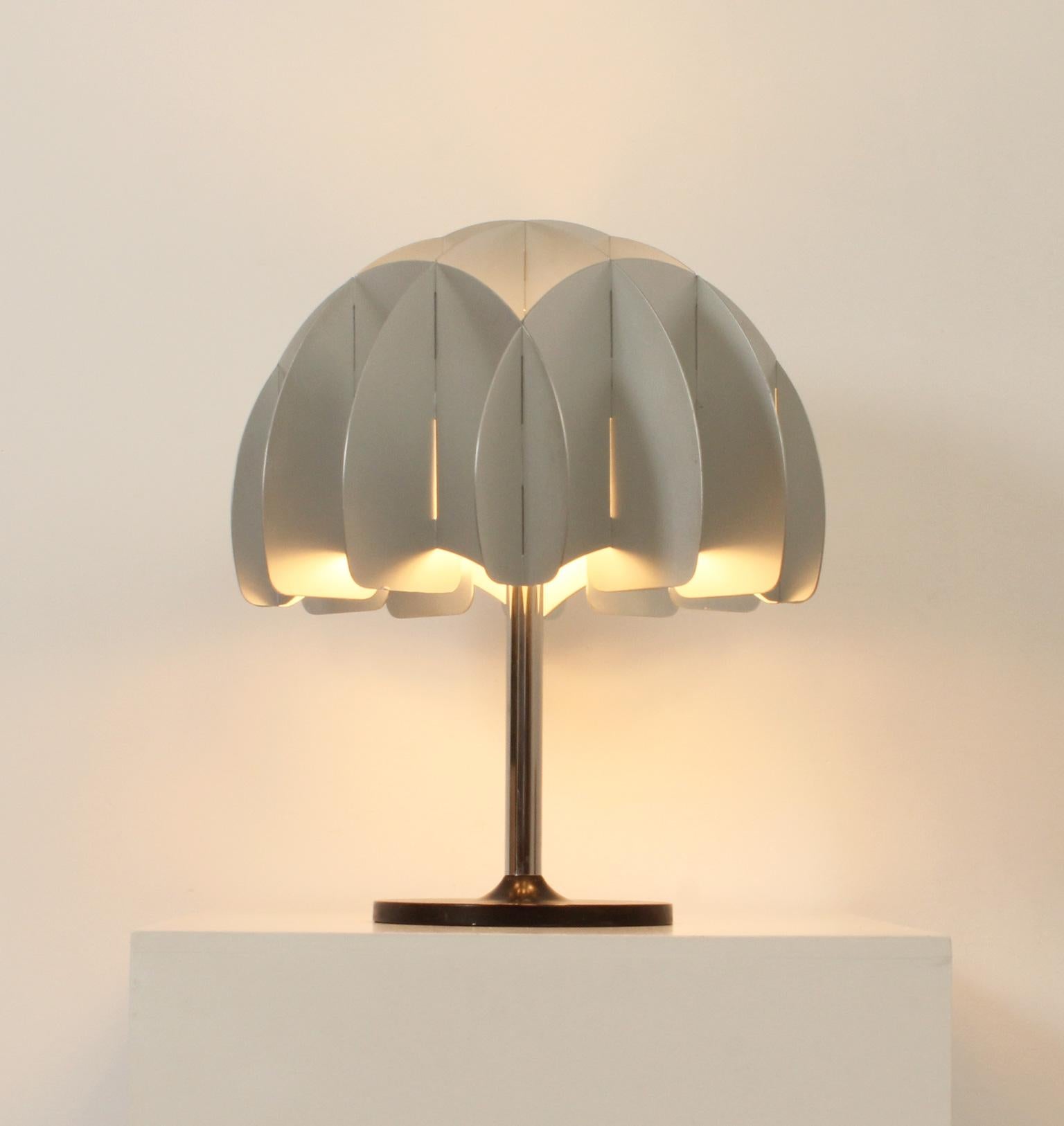 Lampe de bureau avec dôme en aluminium de Reggiani, Italie, années 1970 en vente 4