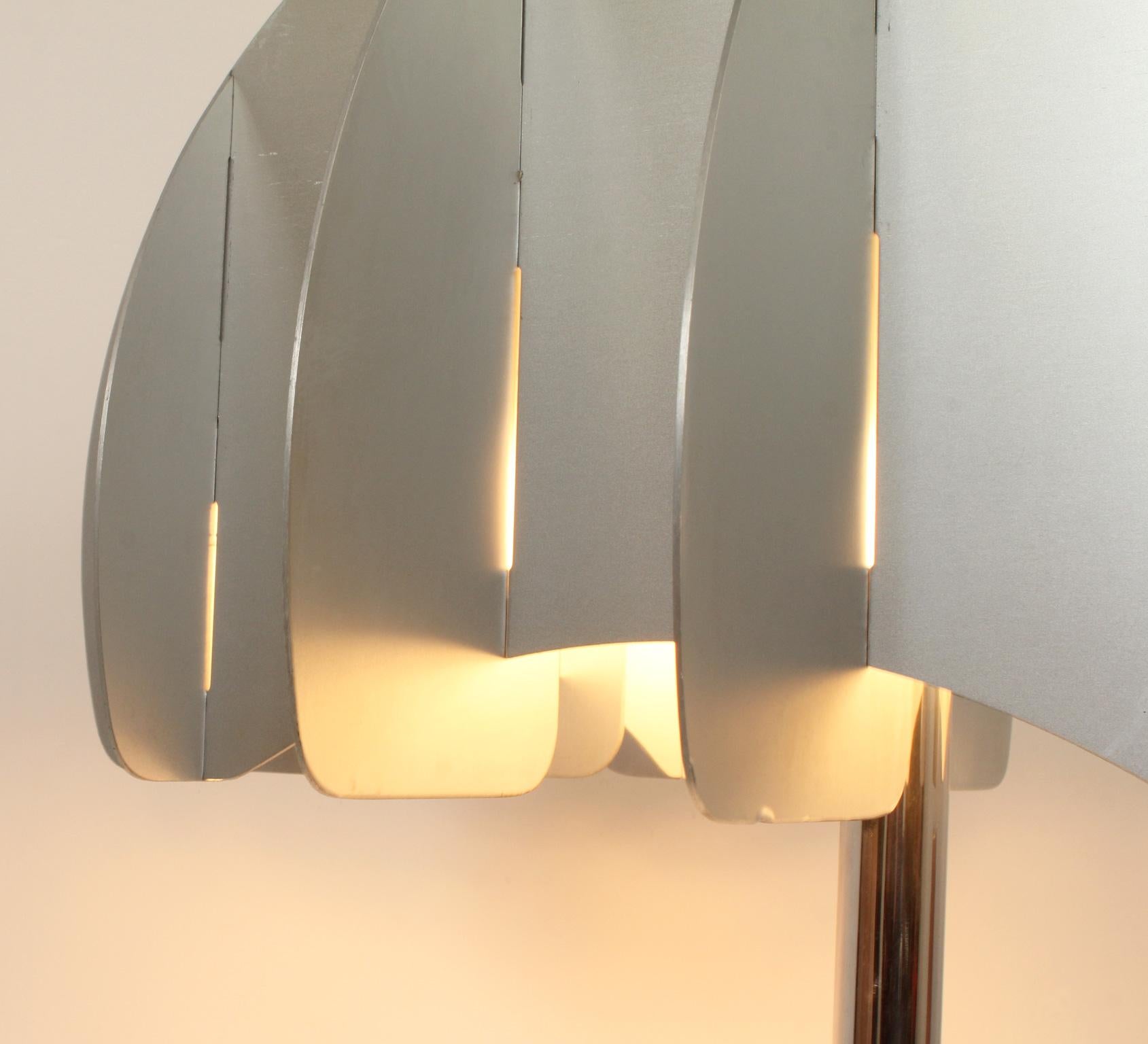 Lampe de bureau avec dôme en aluminium de Reggiani, Italie, années 1970 en vente 5