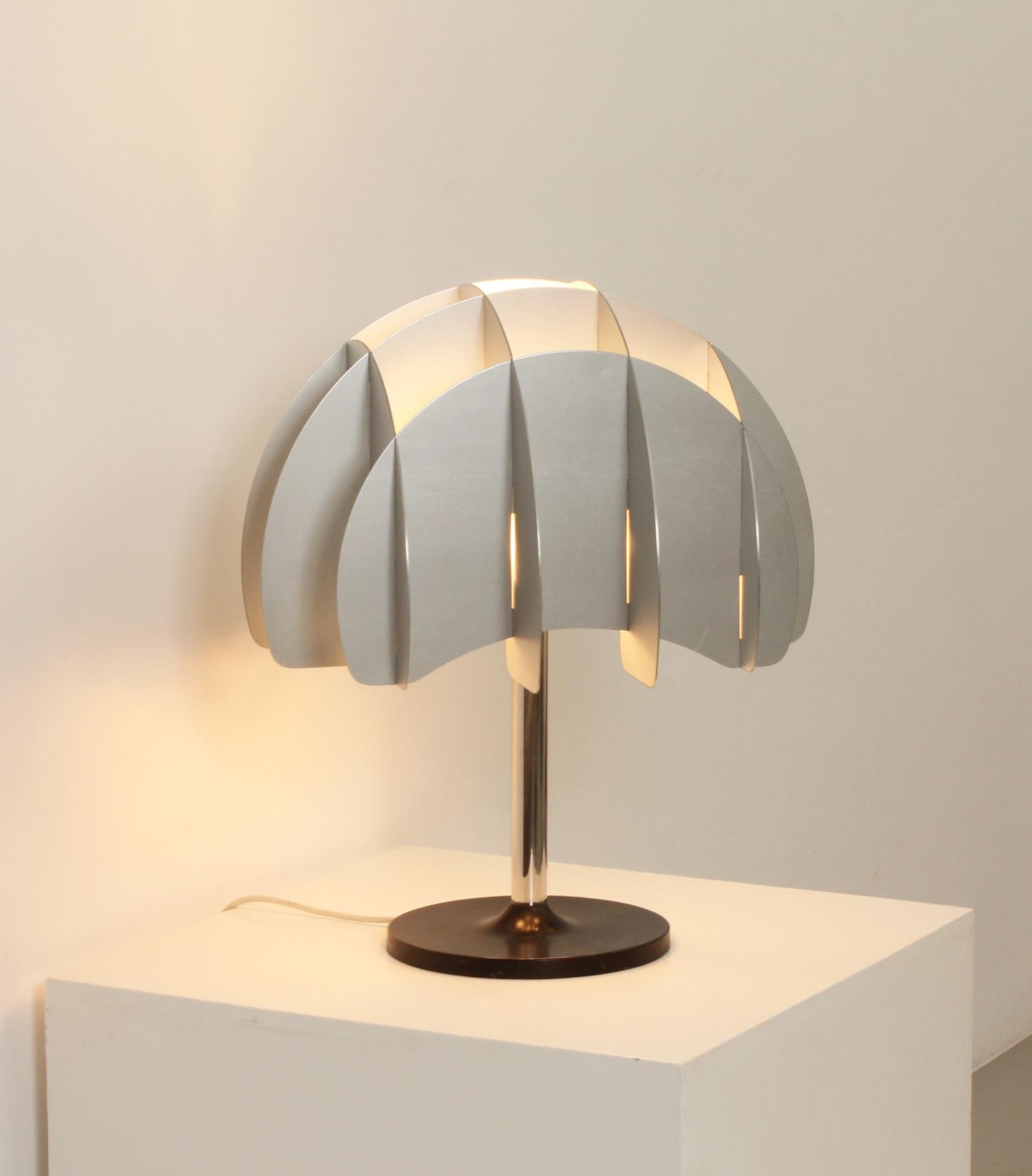 Lampe de bureau avec dôme en aluminium de Reggiani, Italie, années 1970 en vente 11