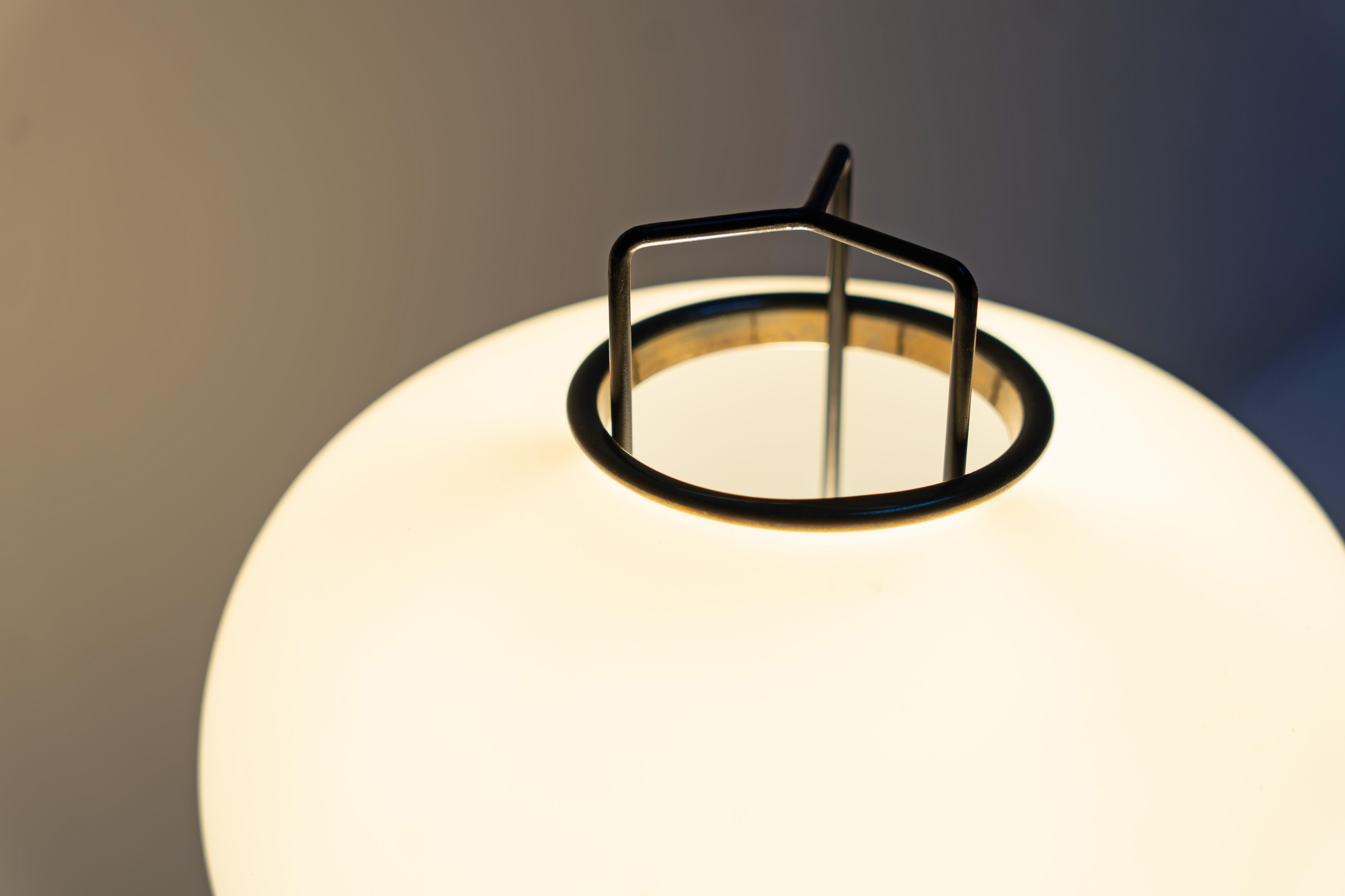 Tischlampe aus Messing und Glas von Stilnovo, Italien, 1960er Jahre im Angebot 4
