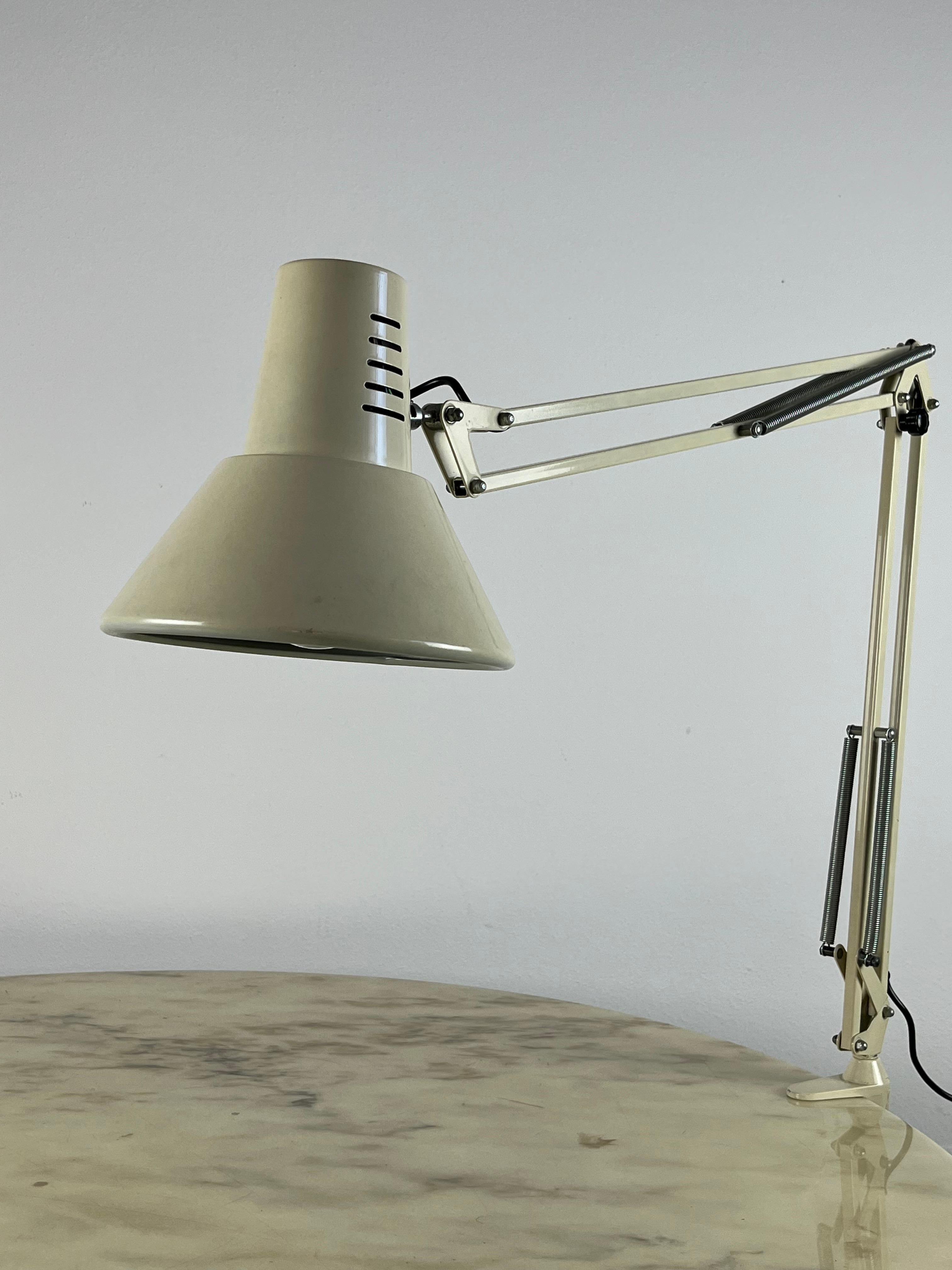 Extendable Table  Lamp with Clamp Italian Design 1970s In Good Condition For Sale In Palermo, IT