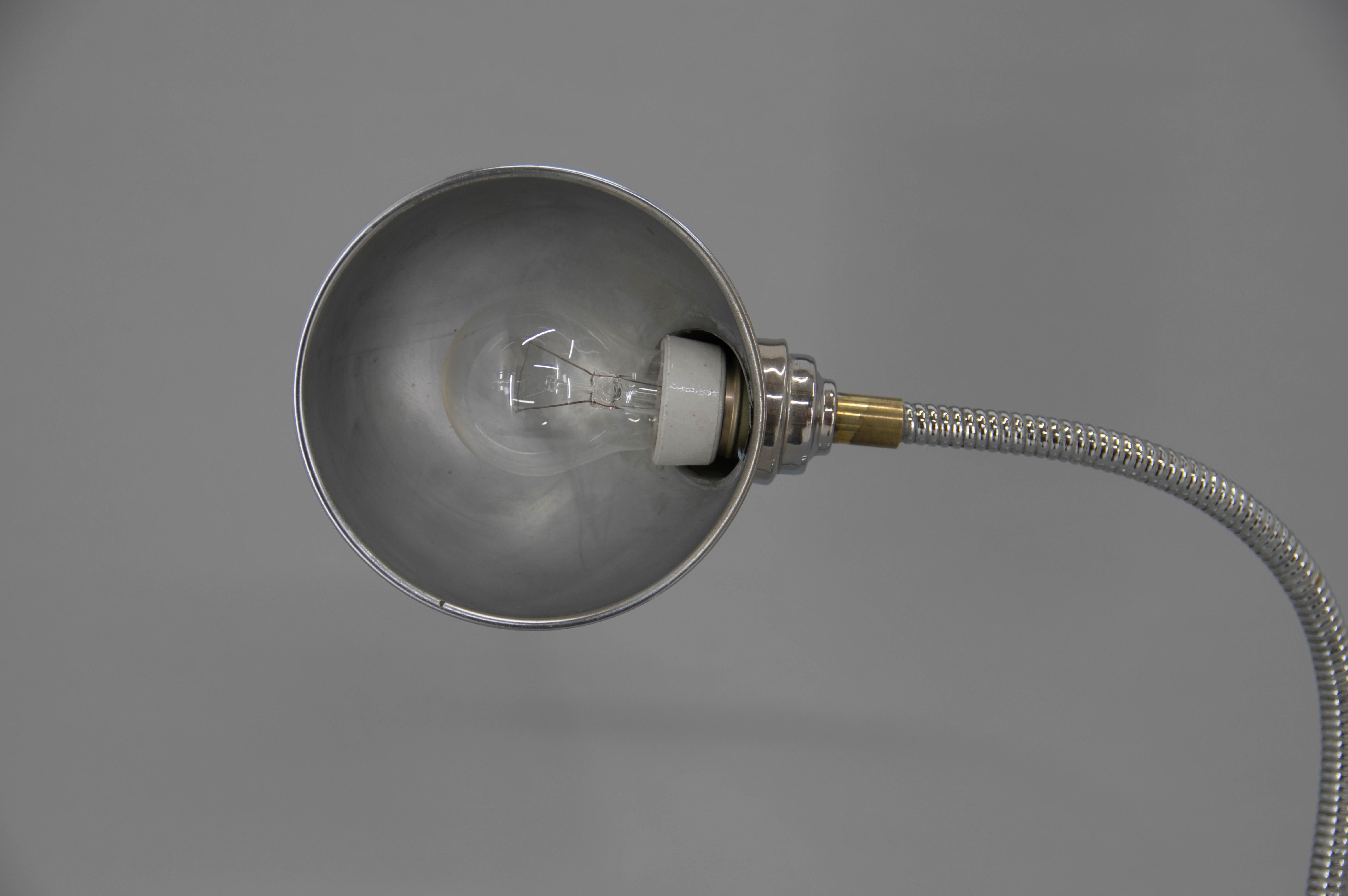 Milieu du XXe siècle Lampe de bureau avec abat-jour souple, années 1940 en vente