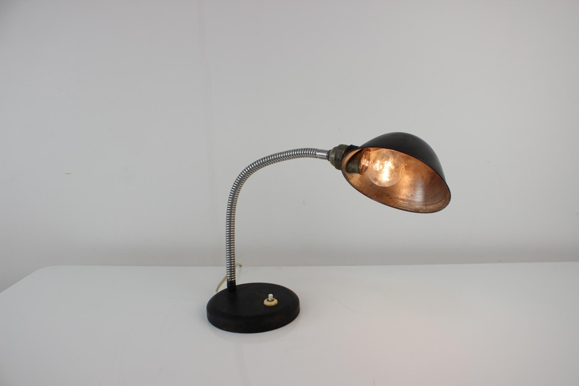 Lampe de bureau avec abat-jour souple, années 1940 en vente 1