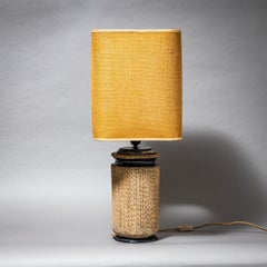 Lampe de table à décor de cordes, milieu du 20e siècle