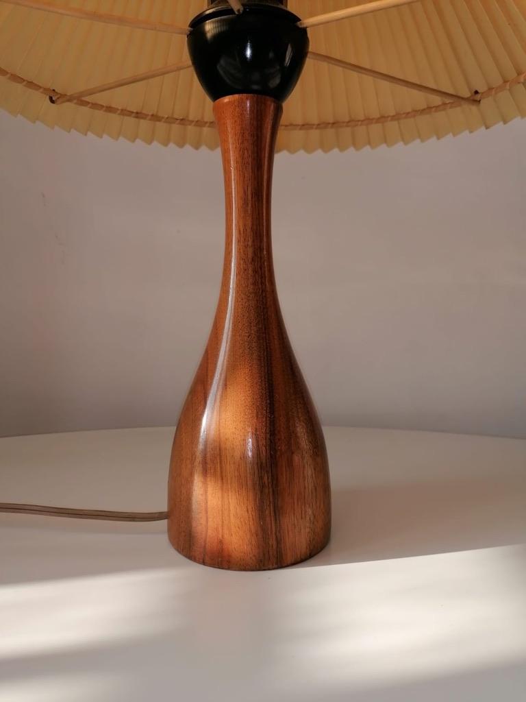 Walnut base and plastic shade made in Austria in the late 1970s. Fitted with one E27 socket up to 60Watts.
Perfect original condition.