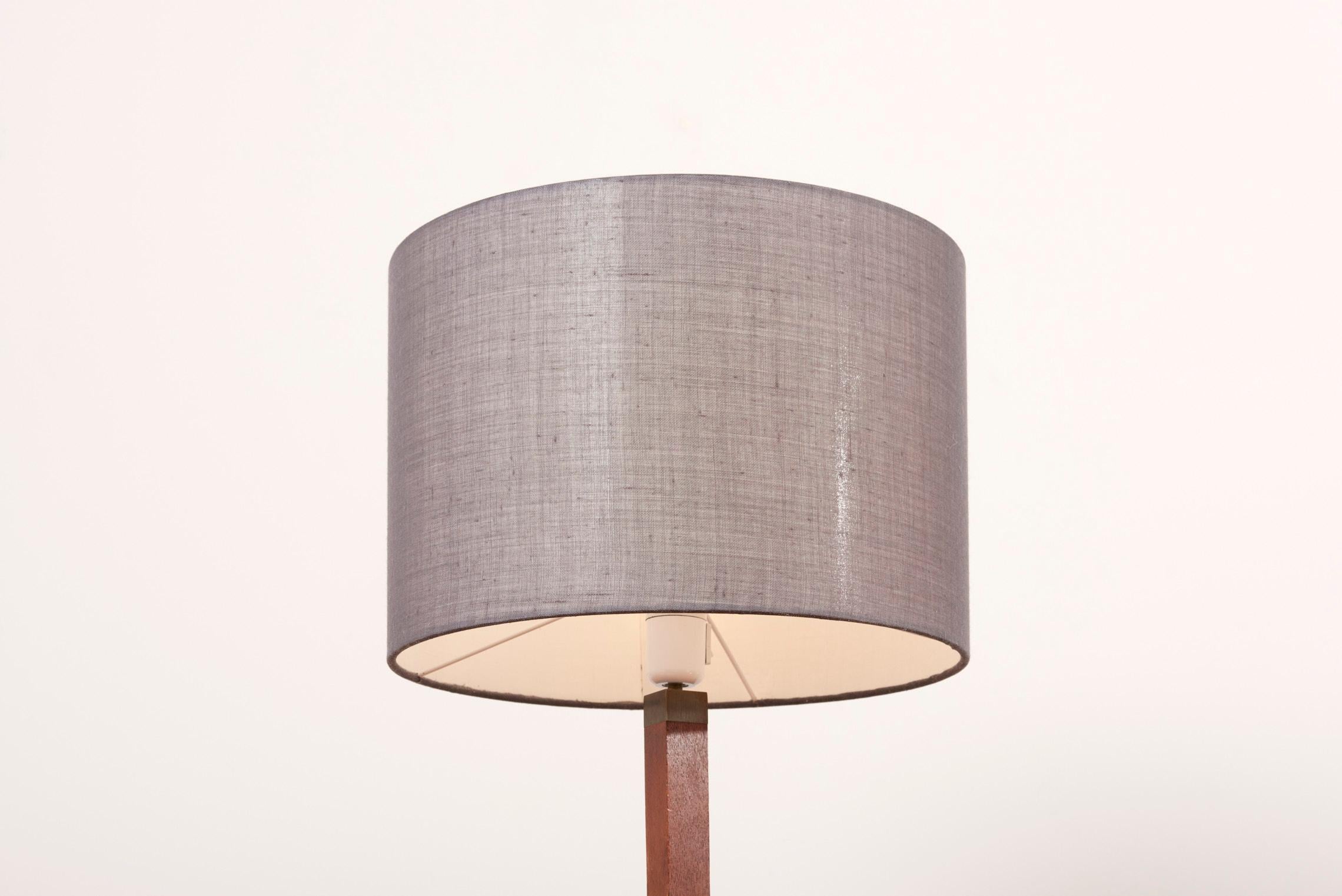 Table Lamp with Wooden Base and Grey Lampshade, 1950s In Good Condition For Sale In Berlin, DE