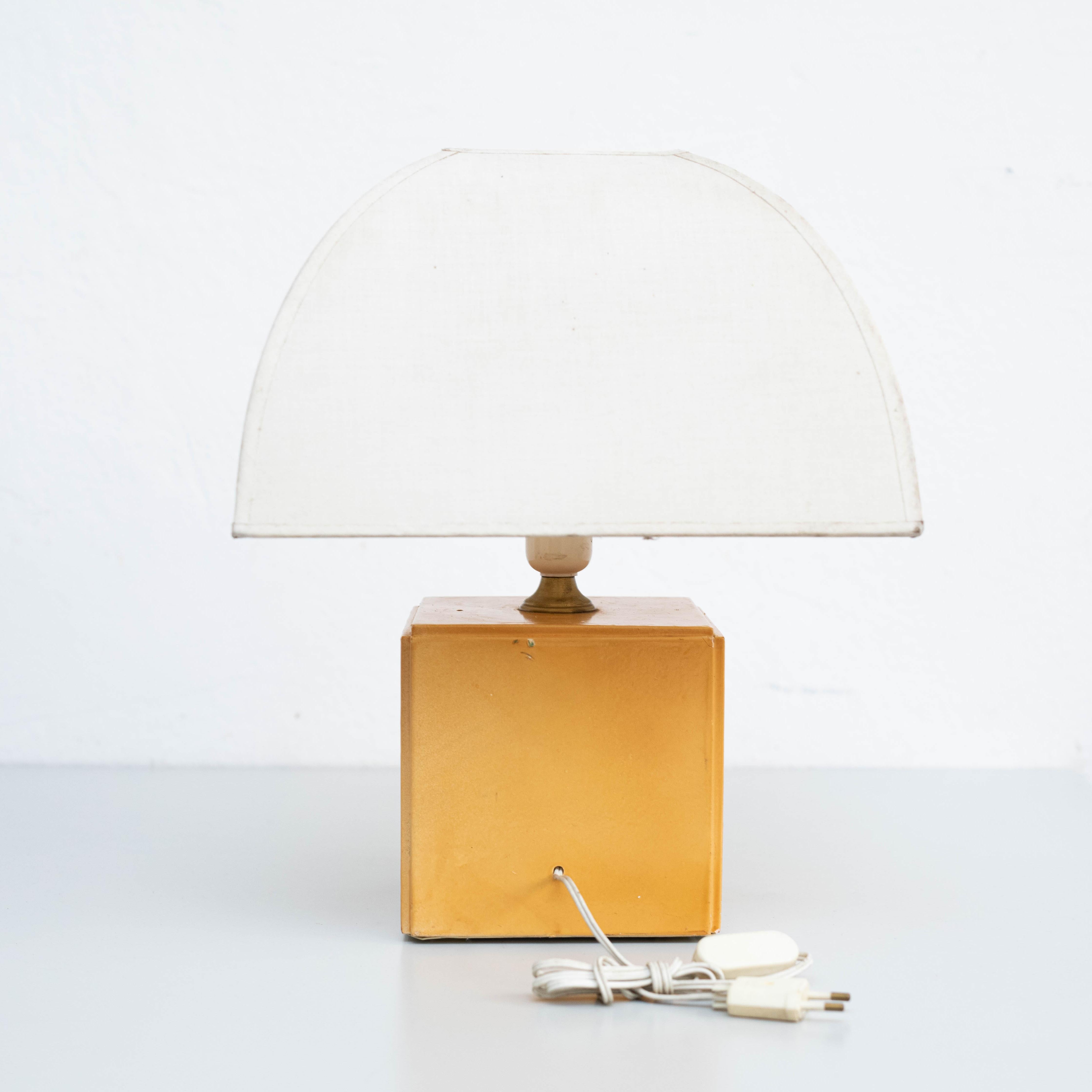 Table lamp, Wood, Circa 1970.

In original condition, wear consistent with age and use, preserving a beautiful patina.

Materials:
Wood

Dimensions:
H 42.5cm
W 31 cm
D 31 cm
