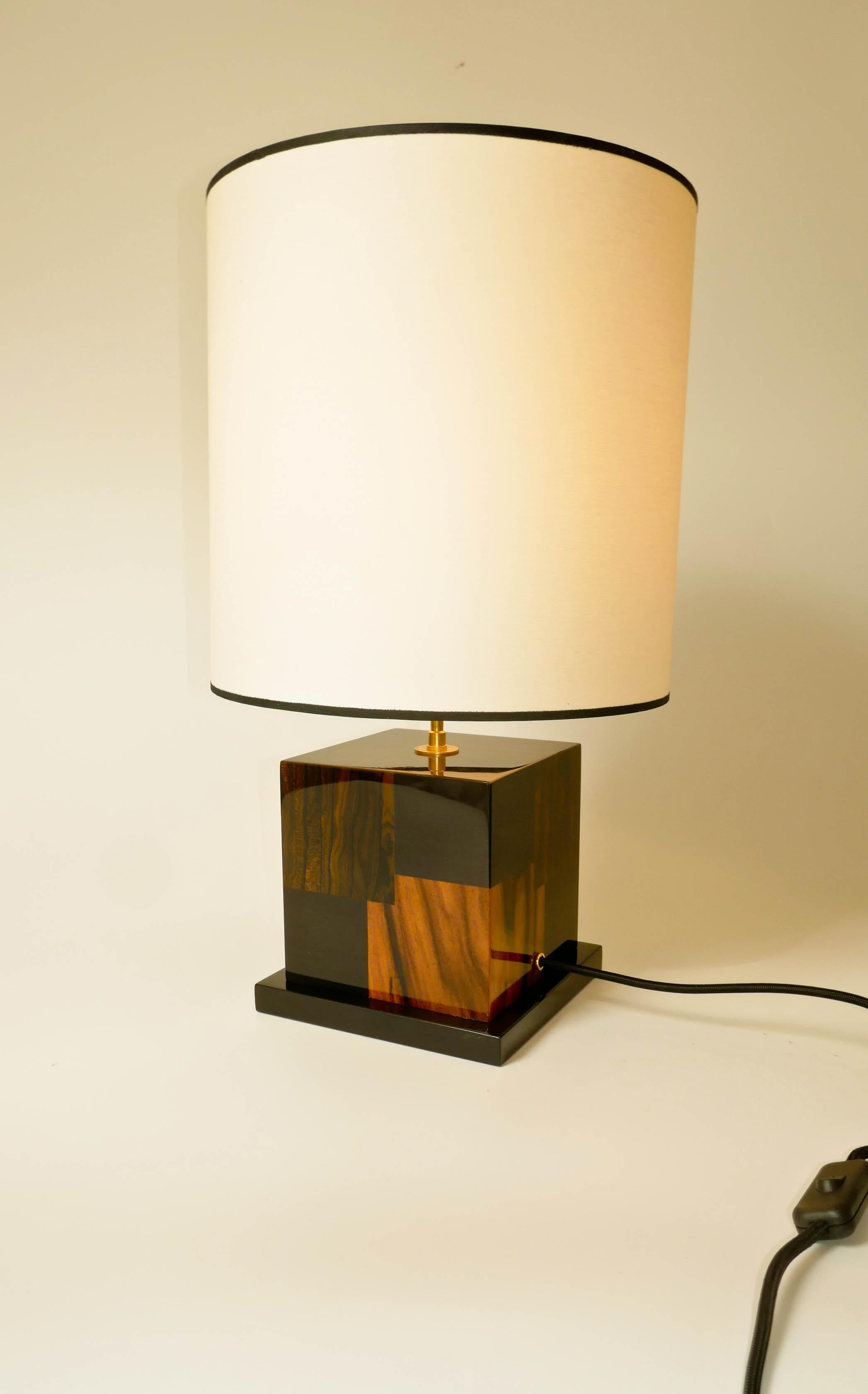 XXIe siècle et contemporain Lampe de bureau « Cubes » en marqueterie noire et Santos et ziricote d'Aymeric Lefort en vente