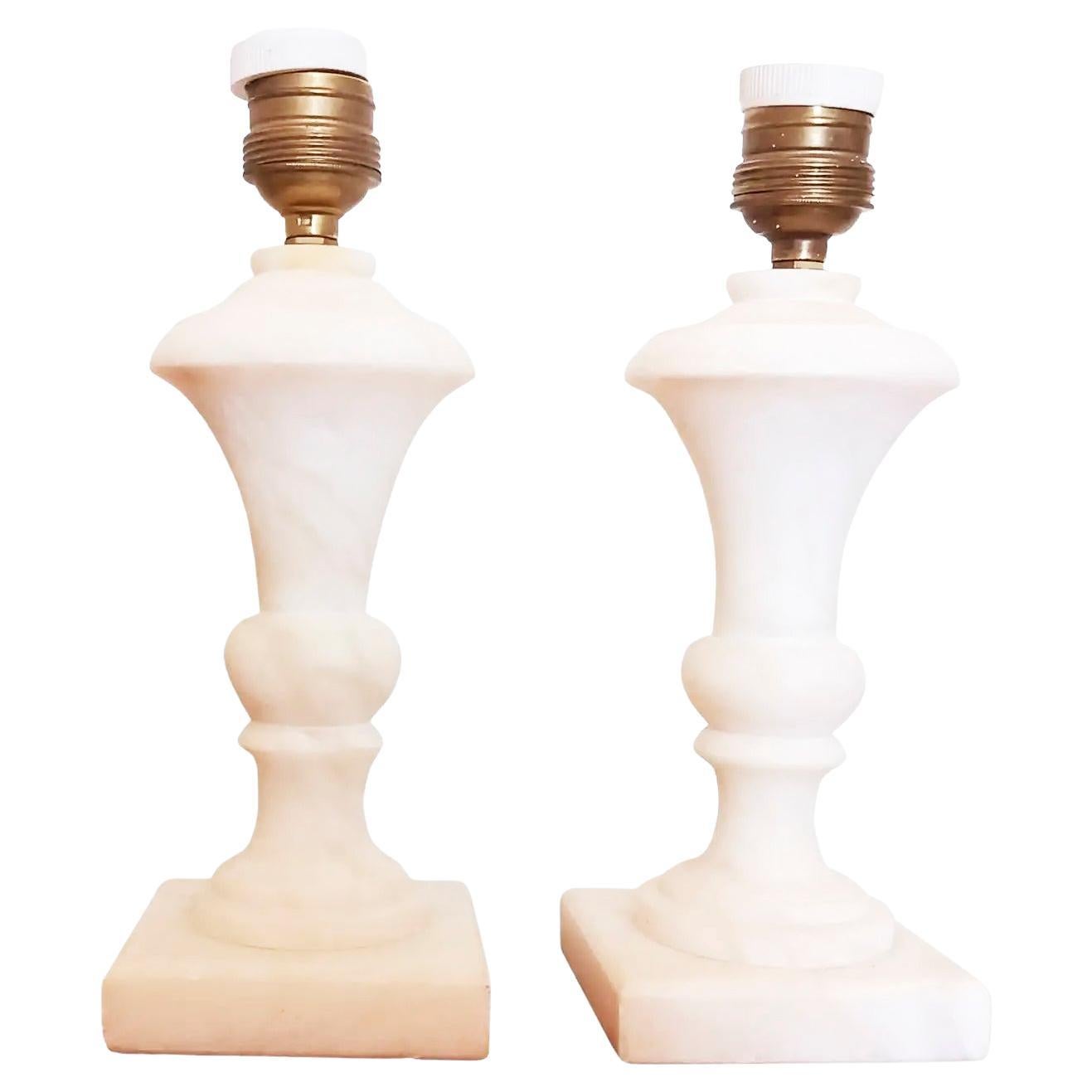 Lampes de table albâtre ou marbre  Paire de petits blancs  XXe siècle, Italie