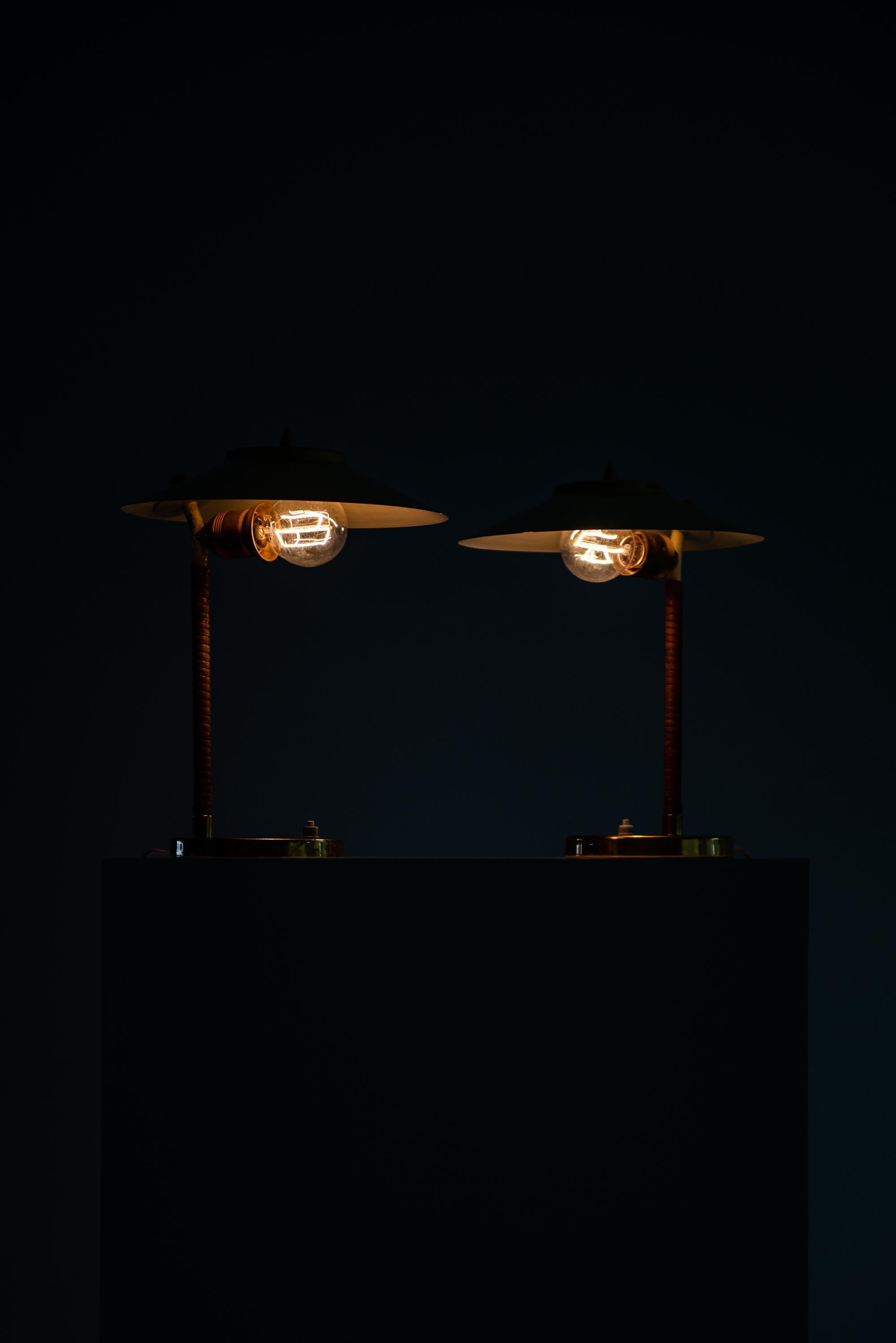 Table Lamps Attributed to Paavo Tynell and Produced by Idman in Finland In Good Condition For Sale In Limhamn, Skåne län