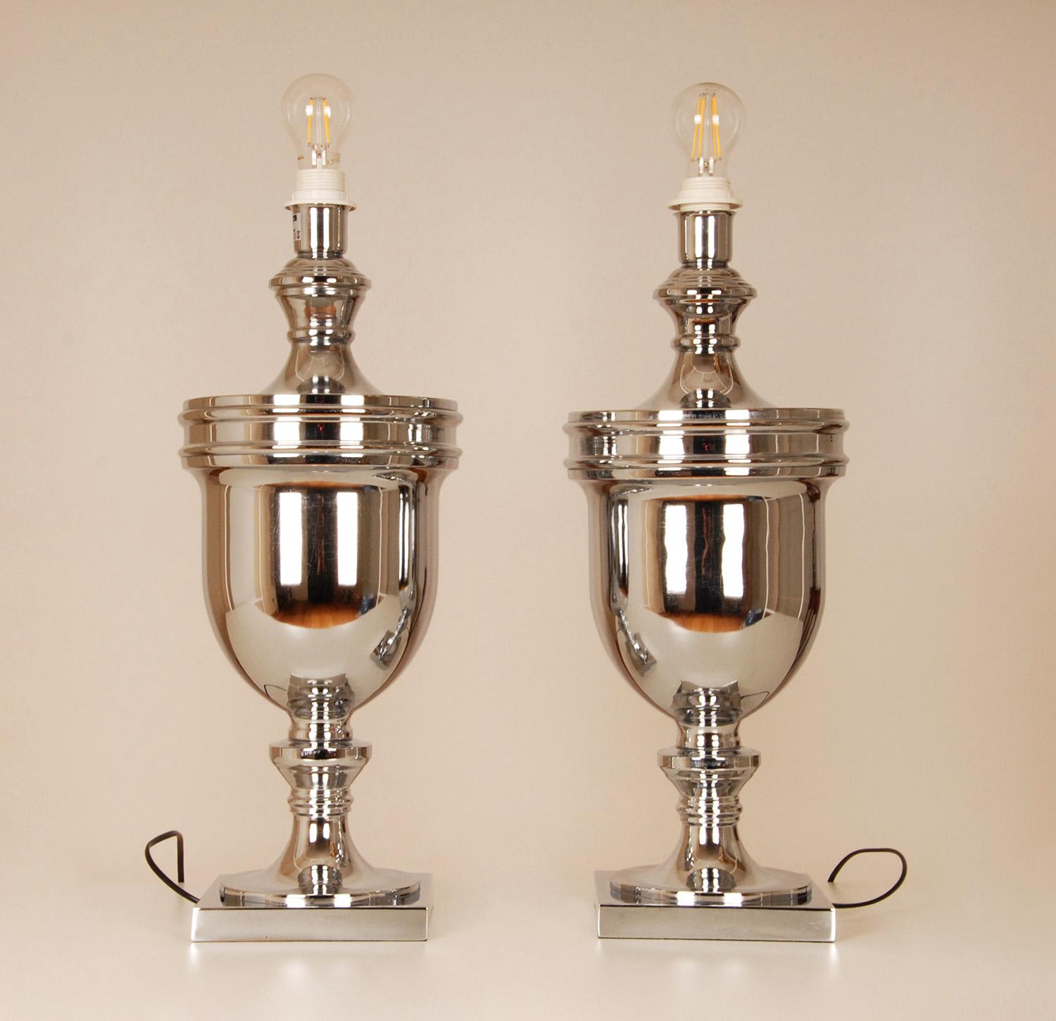Tischlampen, Chrom, Silber, Königsblau, Moderne, hohe Tischlampen, Paar (20. Jahrhundert)