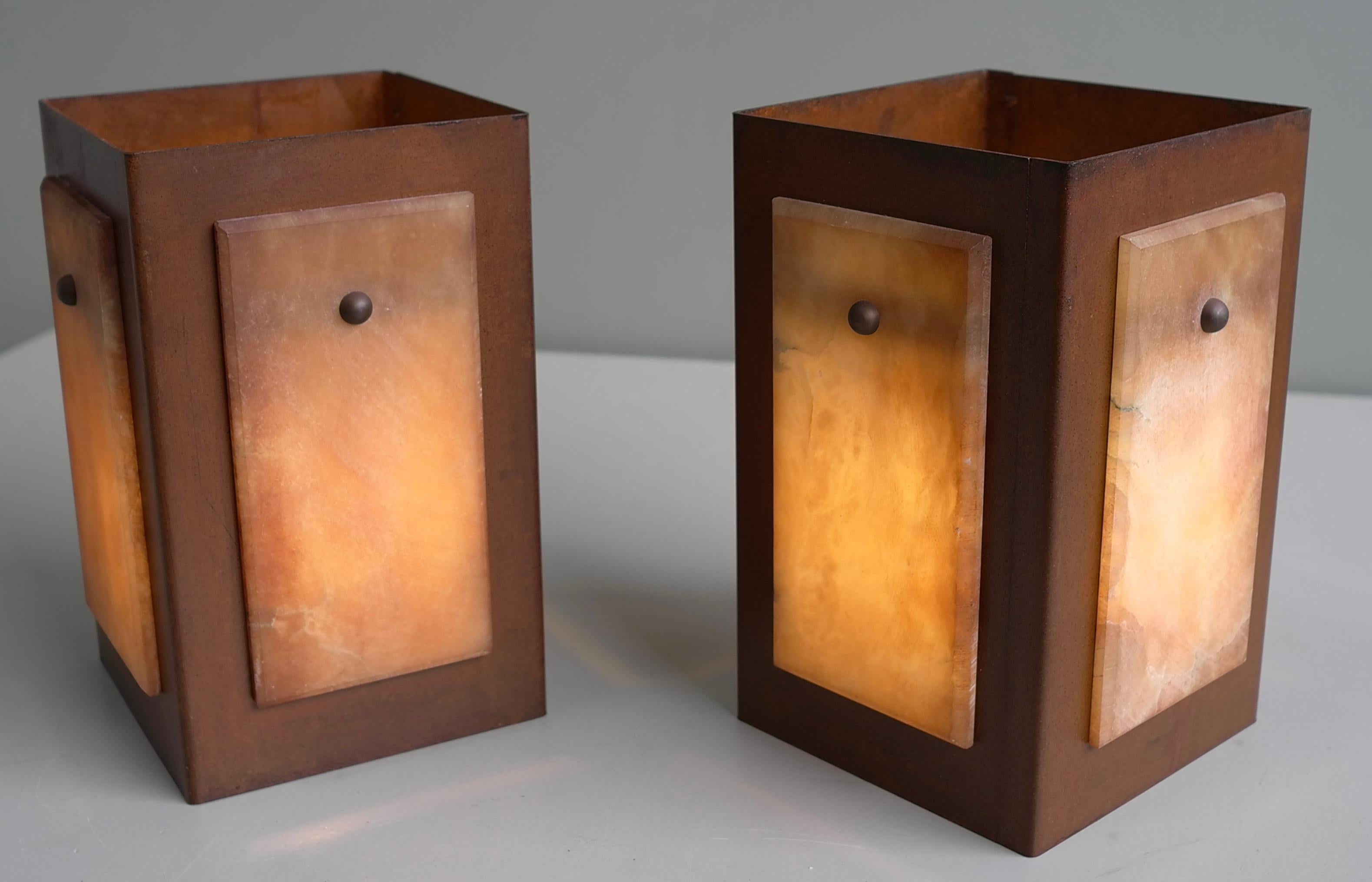 Table Lamps in Alabaster Stone and Rusty Metal by Pegasam, Spain 1970s

Gives a very nice warm and atmospheric light.