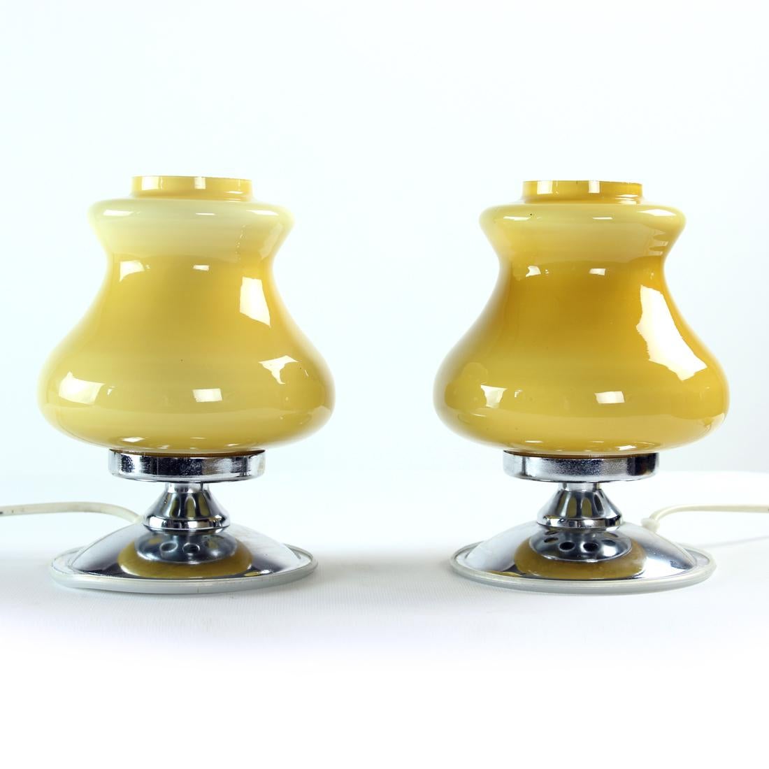 Mid-20th Century Table Lamps In Cream Opaline & Chrome, Bulgaria 1960s For Sale