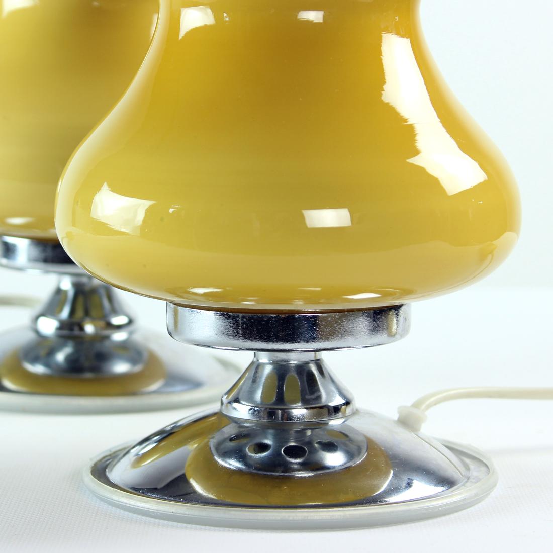 Table Lamps In Cream Opaline & Chrome, Bulgaria 1960s For Sale 1