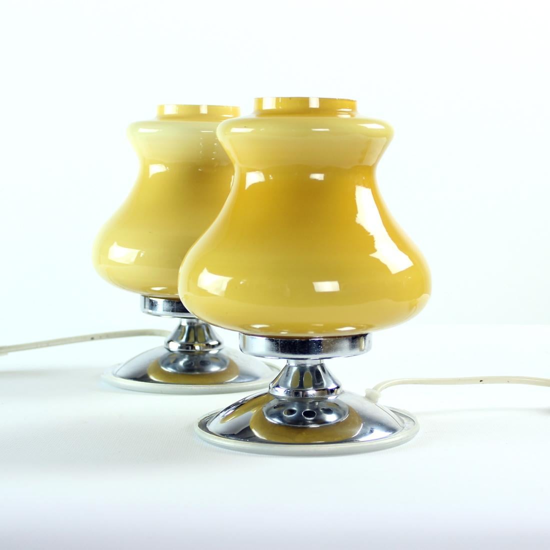 Table Lamps In Cream Opaline & Chrome, Bulgaria 1960s For Sale 2