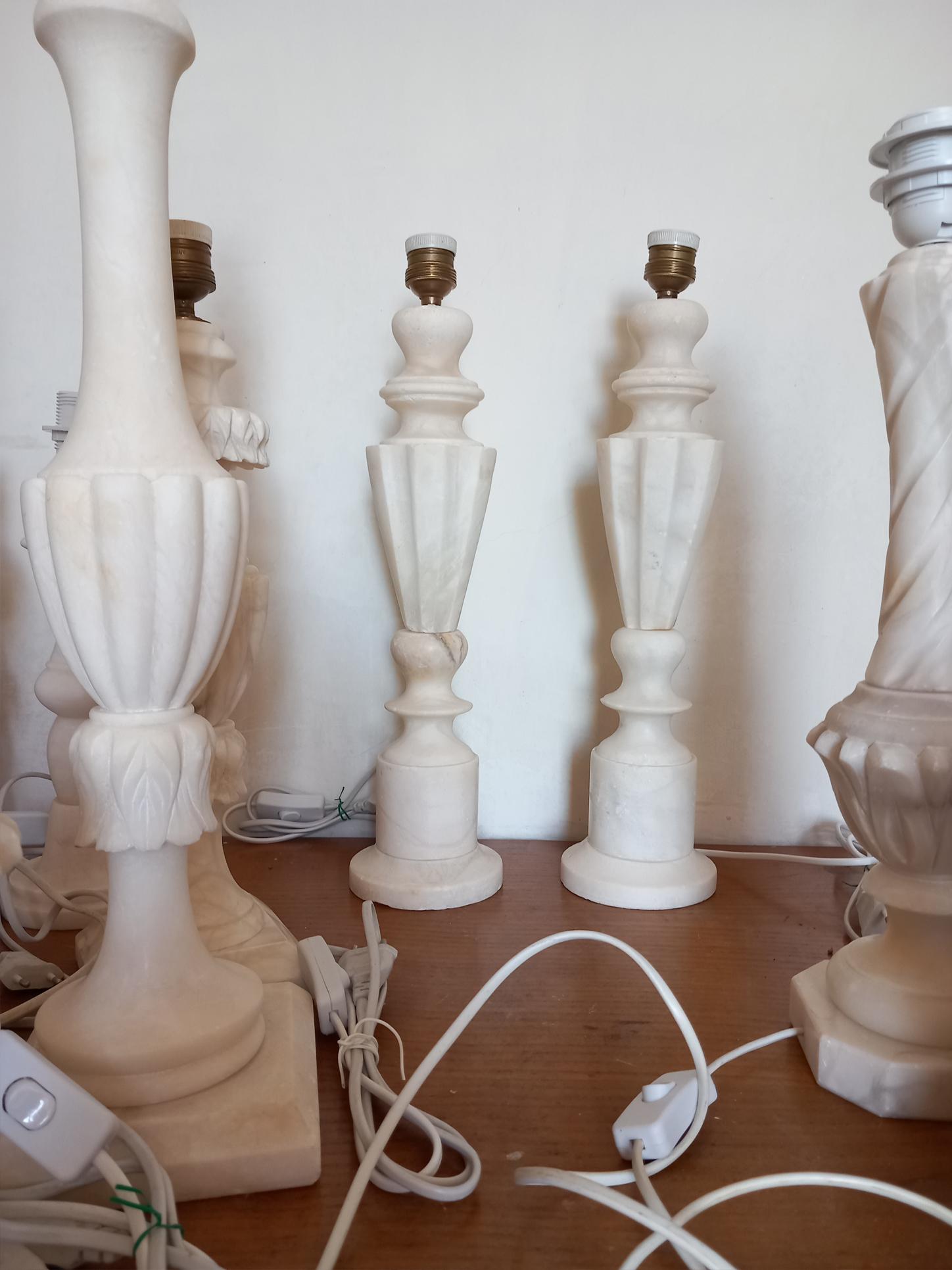 Lampes de table en albâtre en forme de colonne blanche Italie 20ème siècle Excellent état - En vente à Mombuey, Zamora