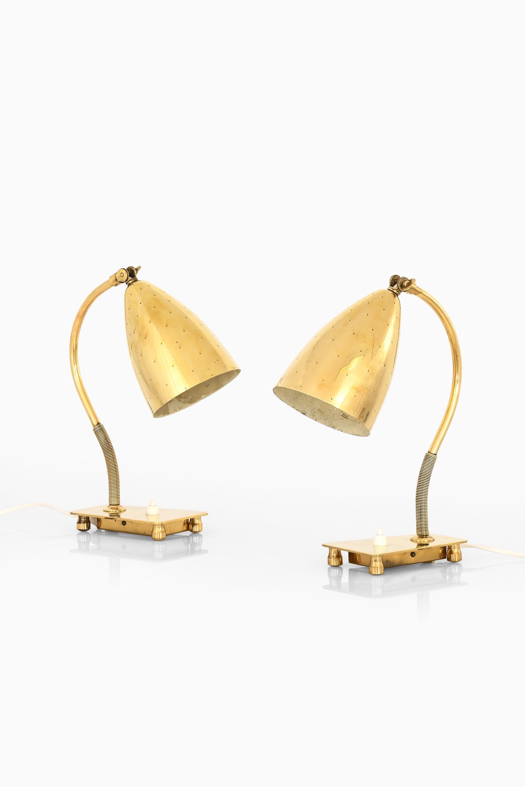 Rare pair of table lamps model EV 54 by unknown designer. Produced by Itsu in Finland.
