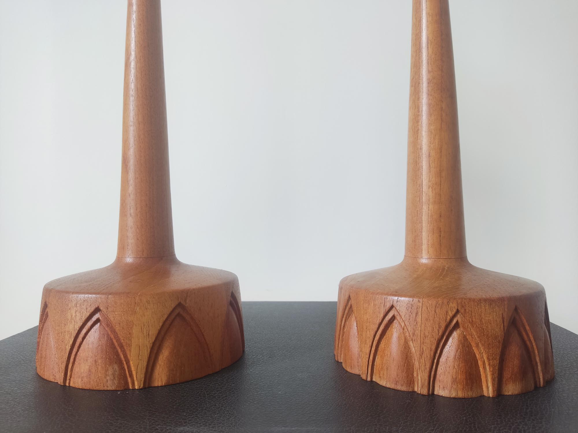 Paire de lampes de table, teck, AB Stilarmatur Tranås - Suède 1960s État moyen - En vente à Paris, FR