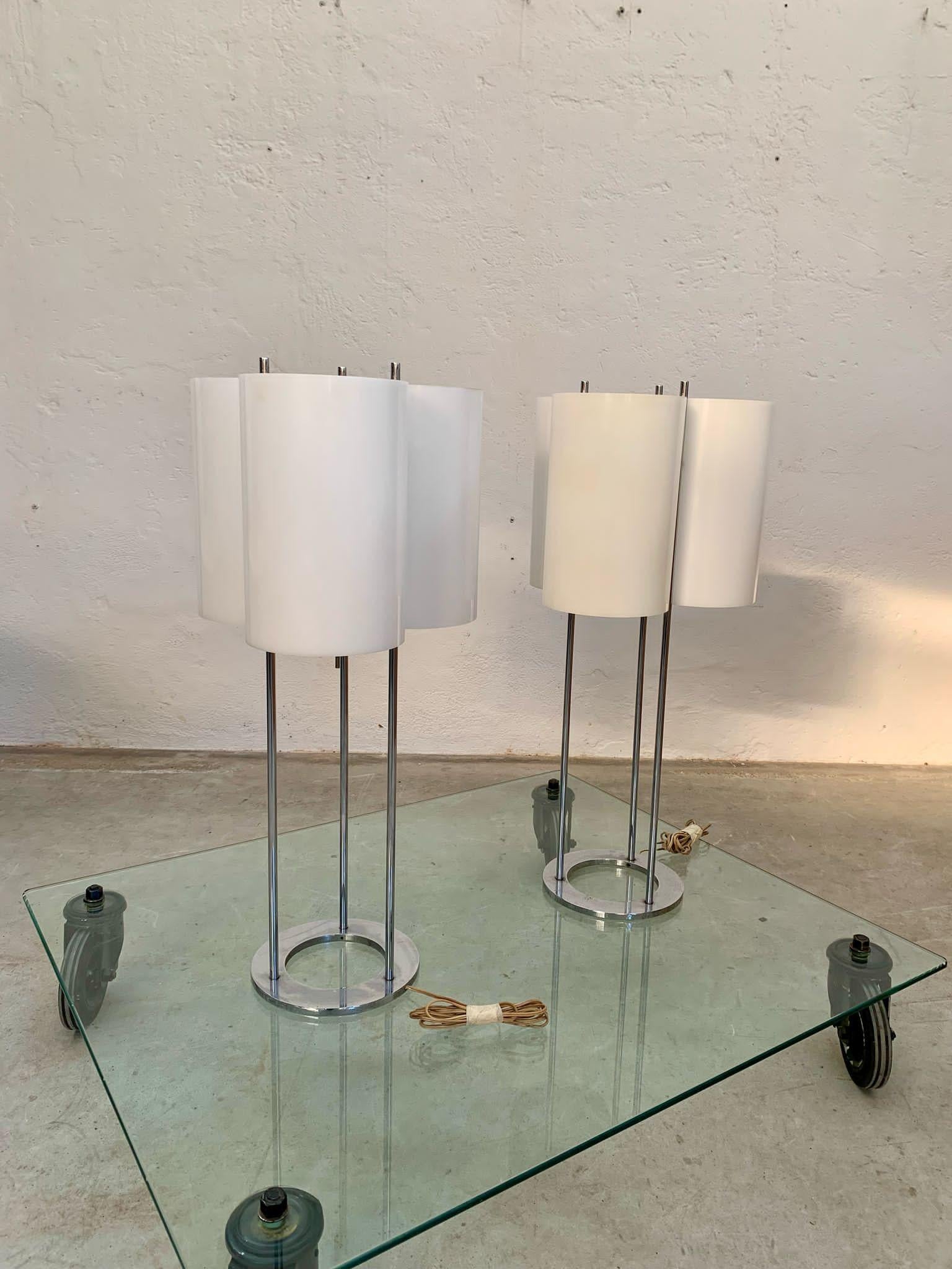 Mid-Century Modern Table lamps with chromed tubular and methacrylate by Paul Mayen for Habitat, 70s For Sale