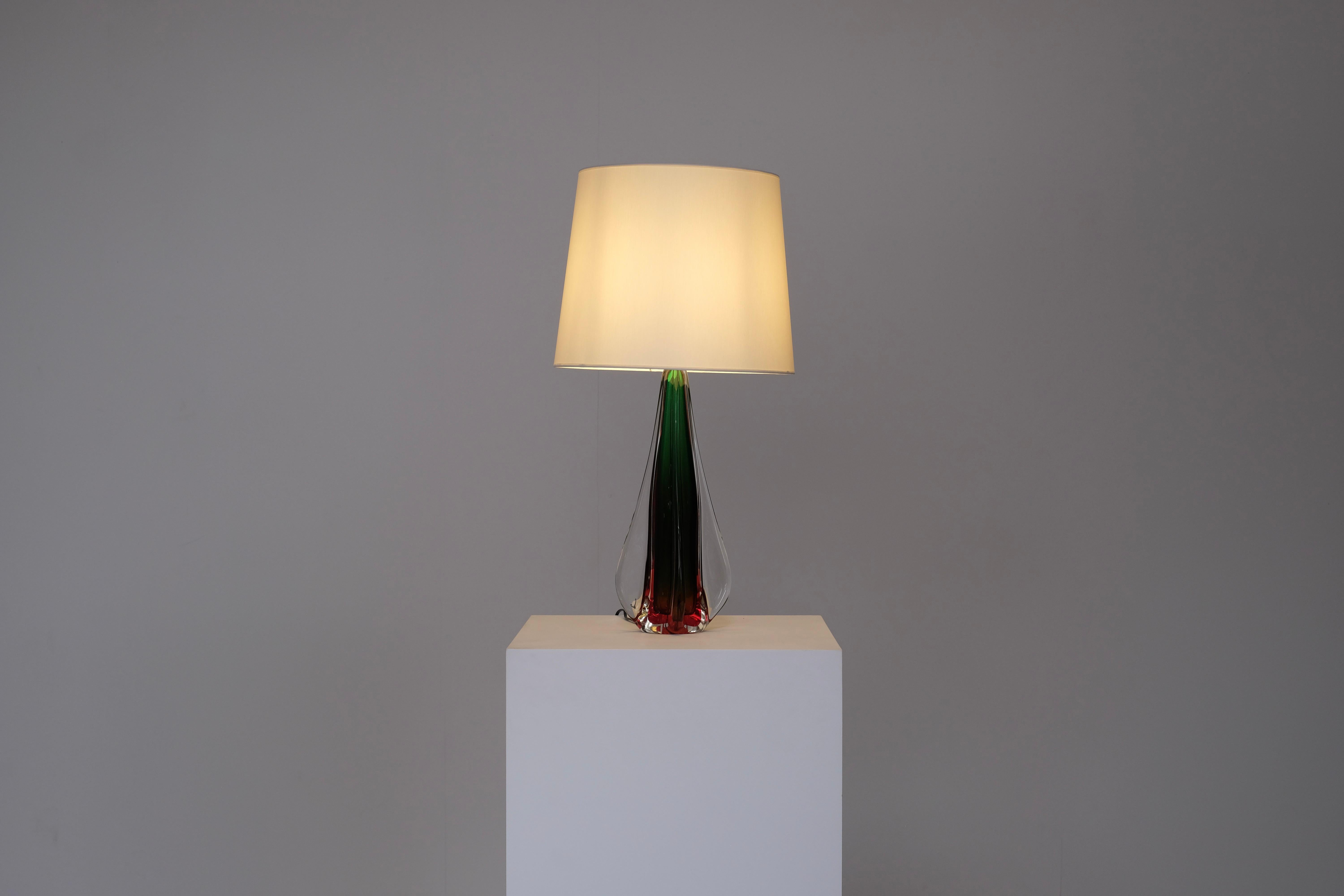 Tischleuchte aus Murano, zugeschrieben Flavio Poli für Seguso, Italien 1960er Jahre. im Zustand „Gut“ im Angebot in Lot/Drogenbos, BE