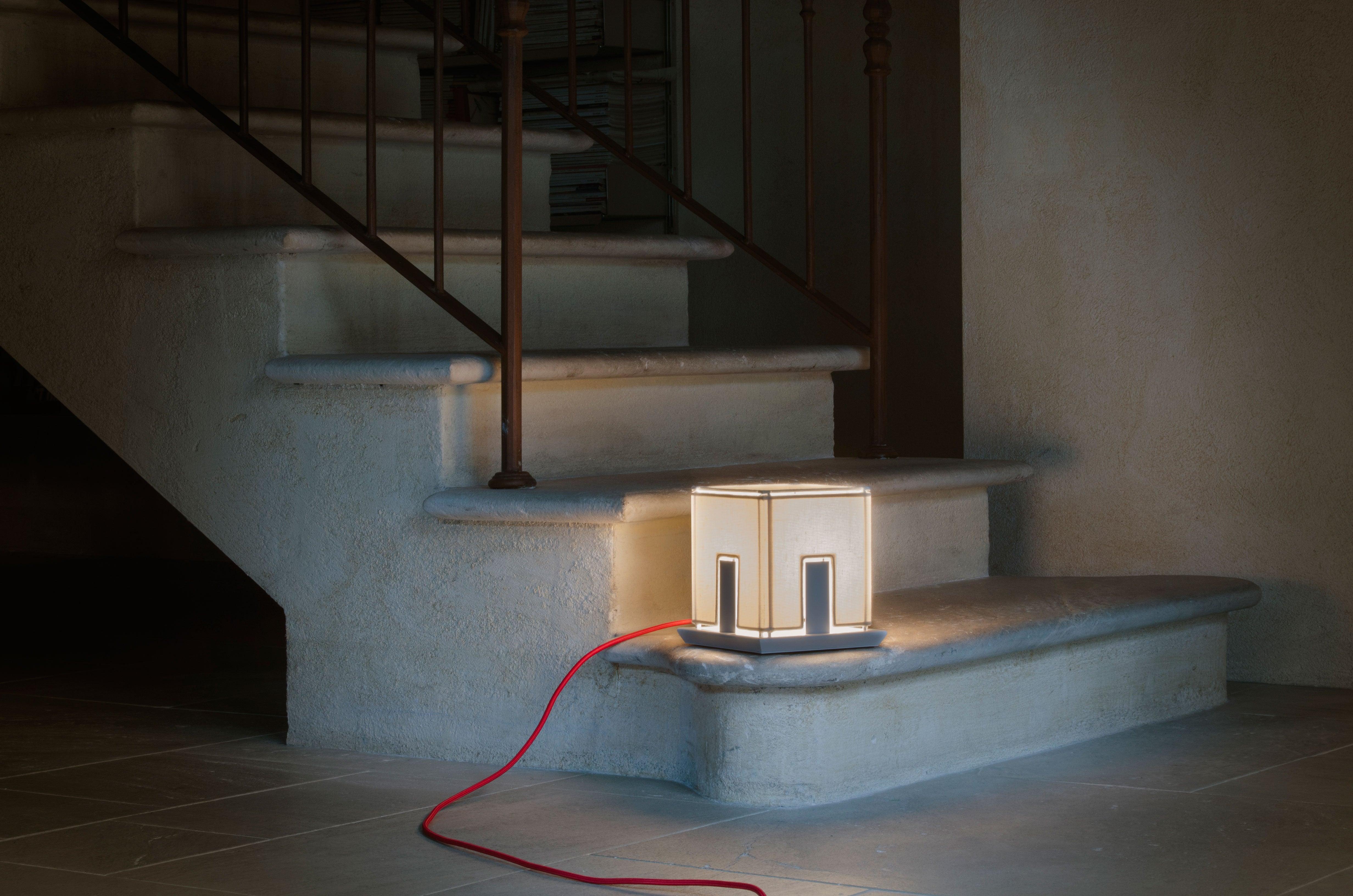 Table Light LightHouse, œuvre d'art de Massimo Uberti en métal blanc en édition limitée Neuf - En vente à New York, NY