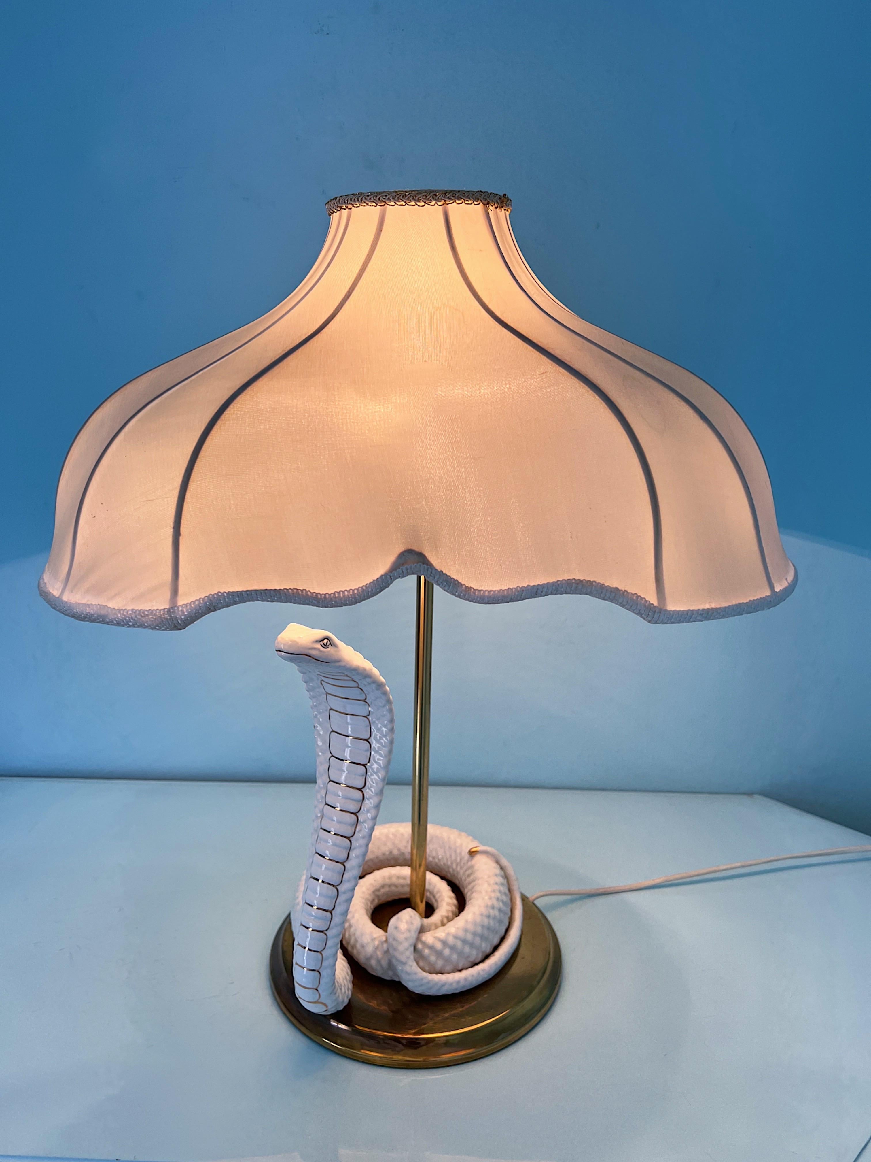 Table light with ceramic cobra designed by Italian manufacturer Ahura, 1960s  For Sale 4
