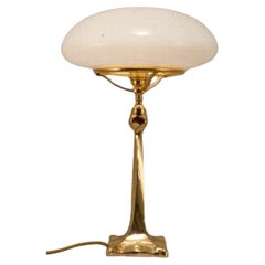 Tischleuchte mit Opalglasschirm in floraler Art Nouveau Edition
