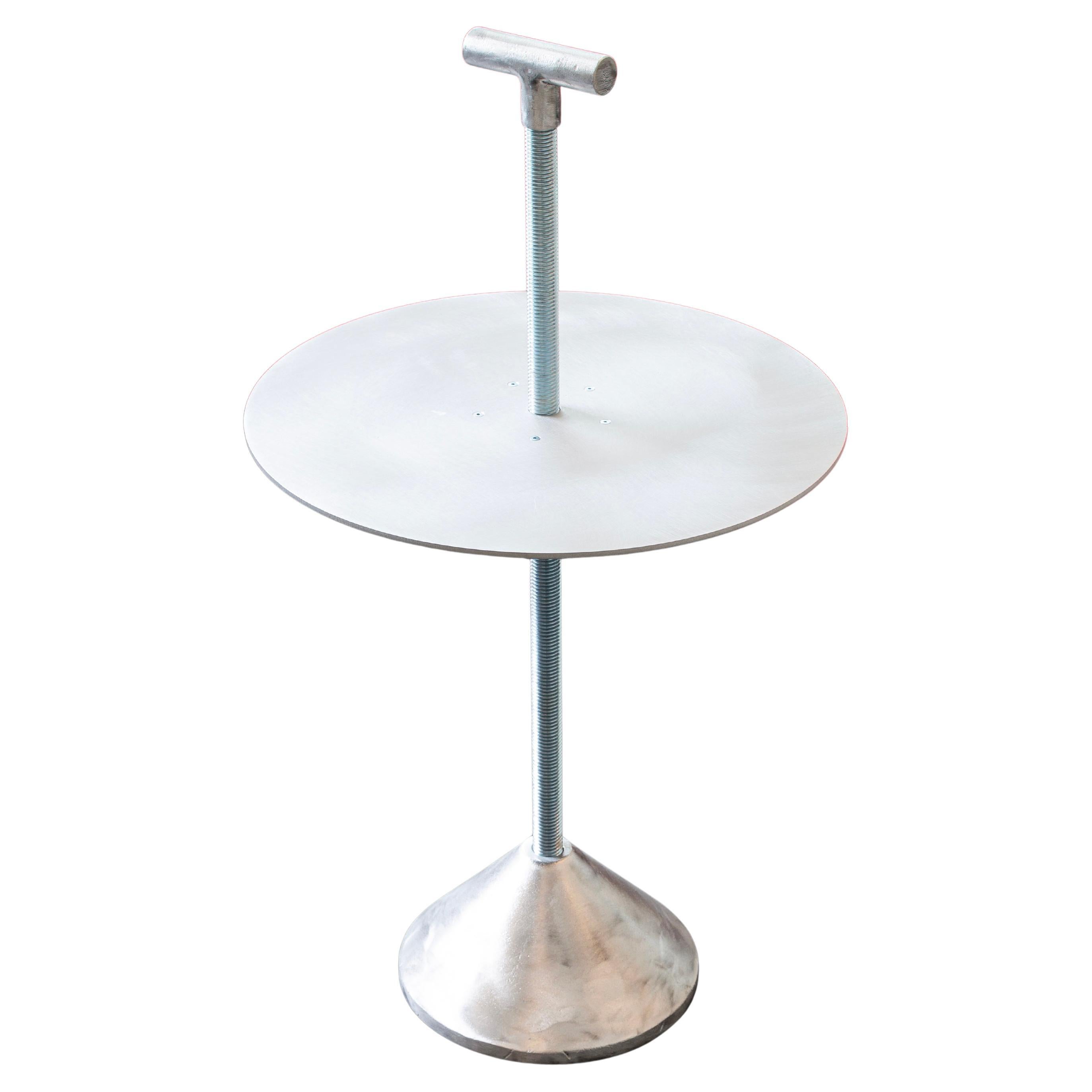 Table "M24" Version tout métal par Klemens Schillinger