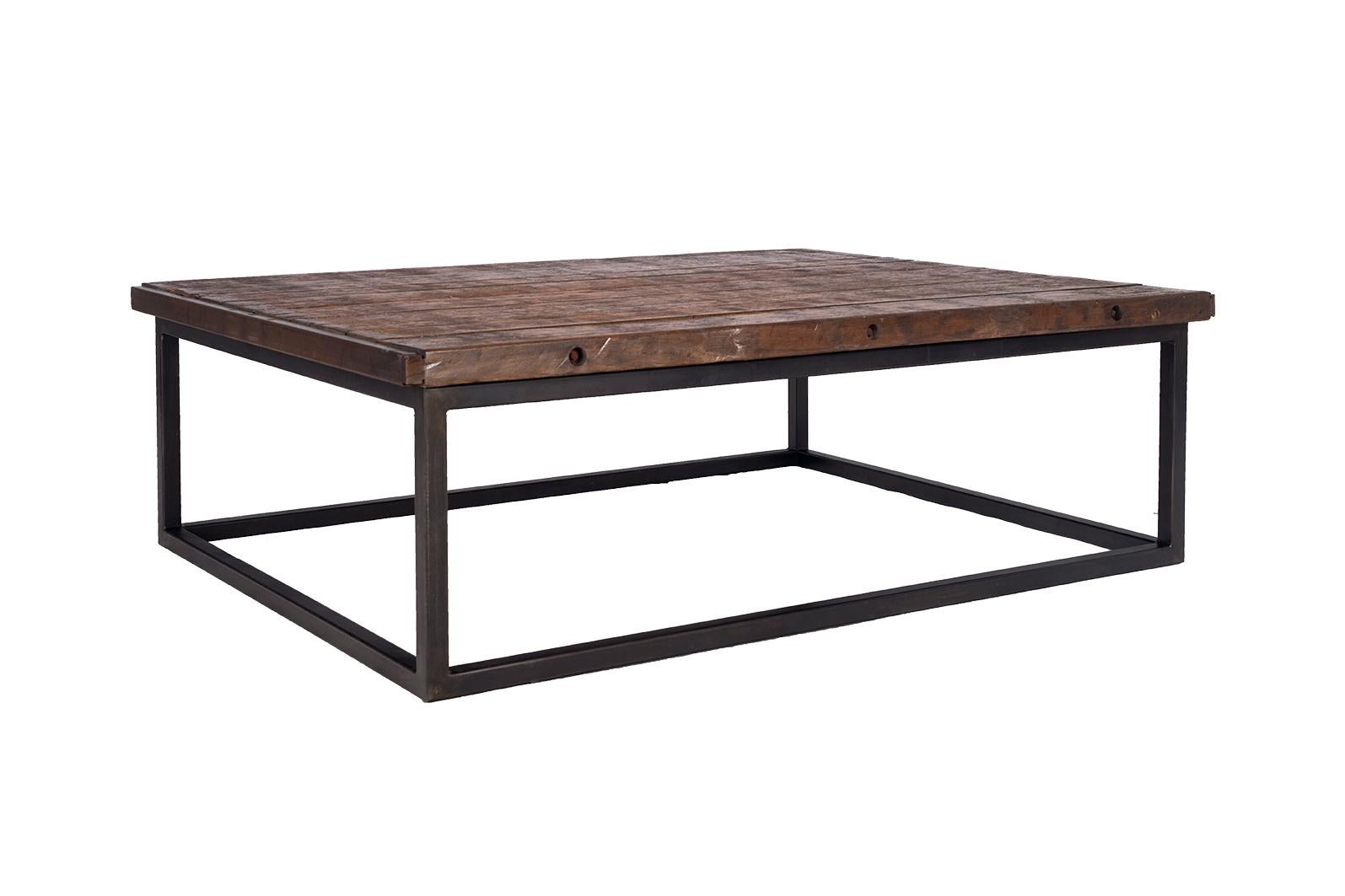 Table Made from Reclaimed Baking Pallet In Good Condition For Sale In Dallas, TX