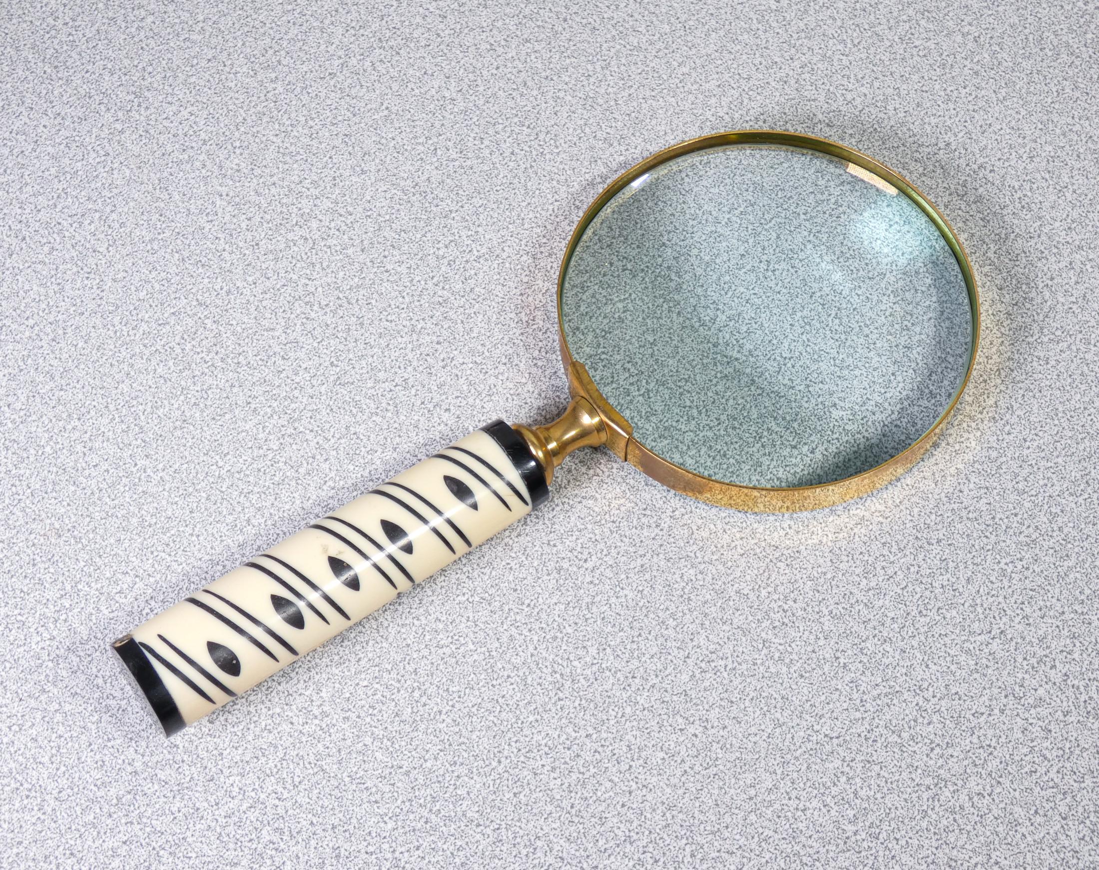 Table Magnifier, with Bone Handle, Case in Wood, Italy In Good Condition For Sale In Torino, IT
