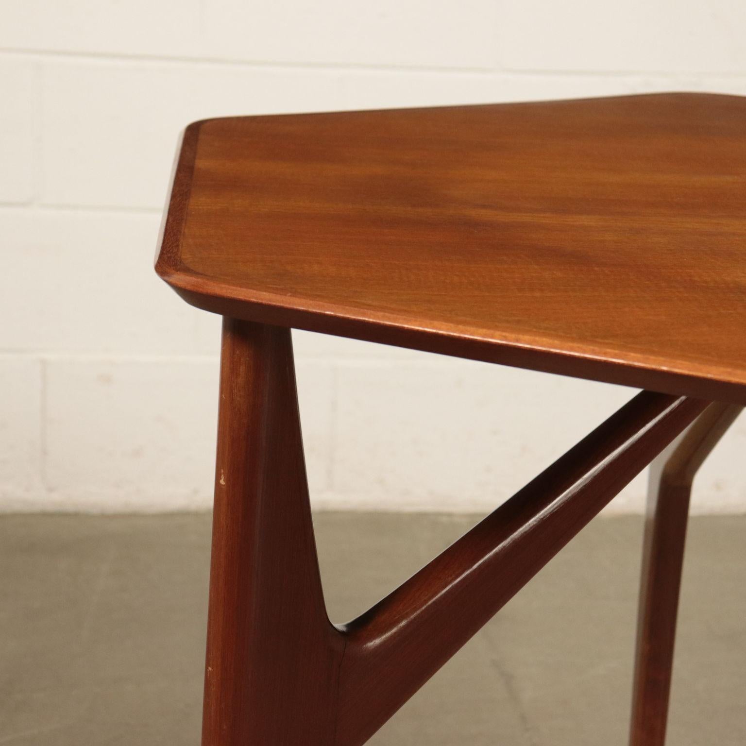 Table Mahogany Veneer and Solid Wood 1950s Italian Prodution In Good Condition In Milano, IT